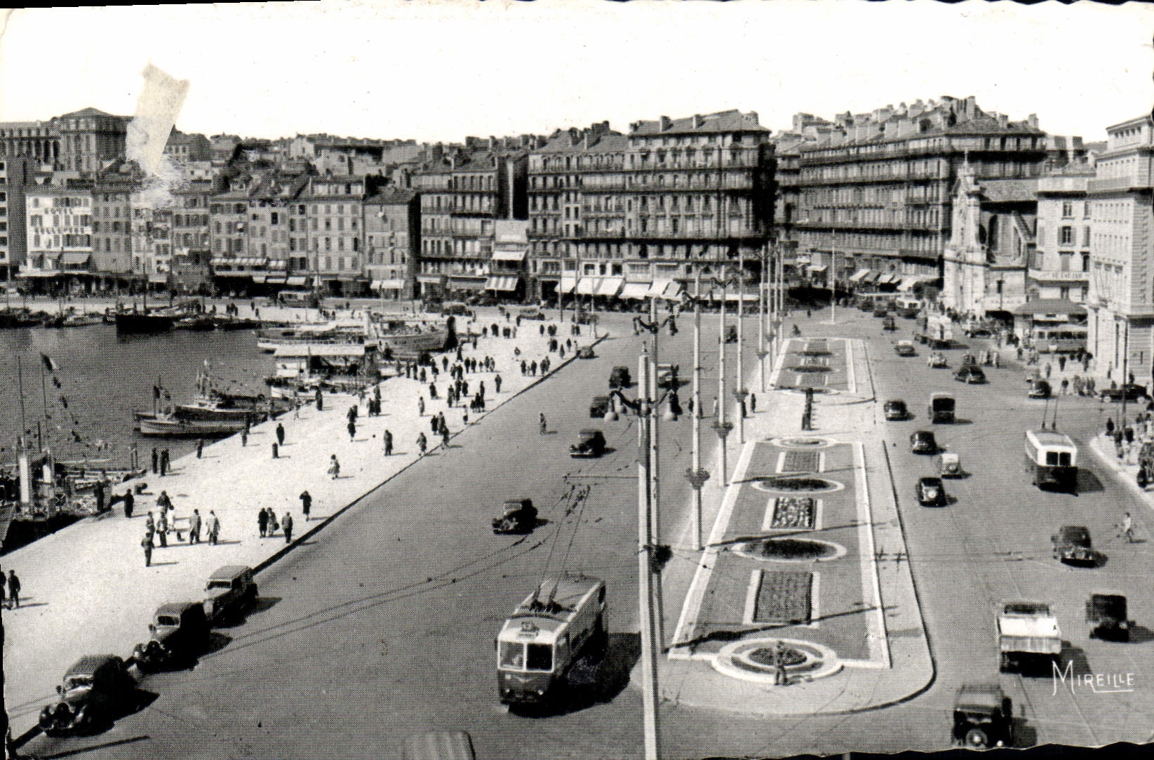 CPA Marseille Bouches du Rhone le quai des Belges et la rue de la Republique 