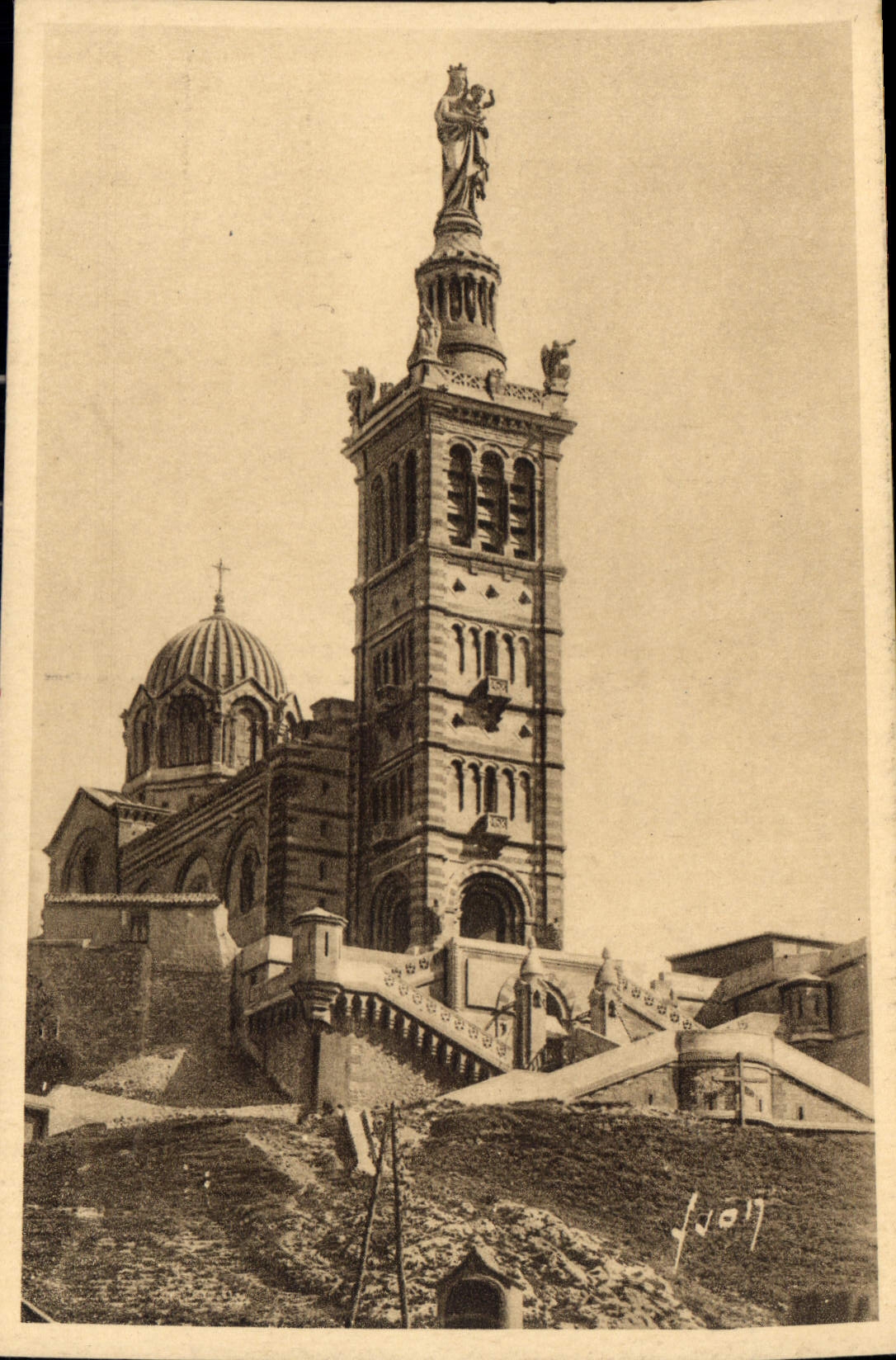 CPA Marseille Bouches du Rhone Basilique Notre Dame de la Garde 