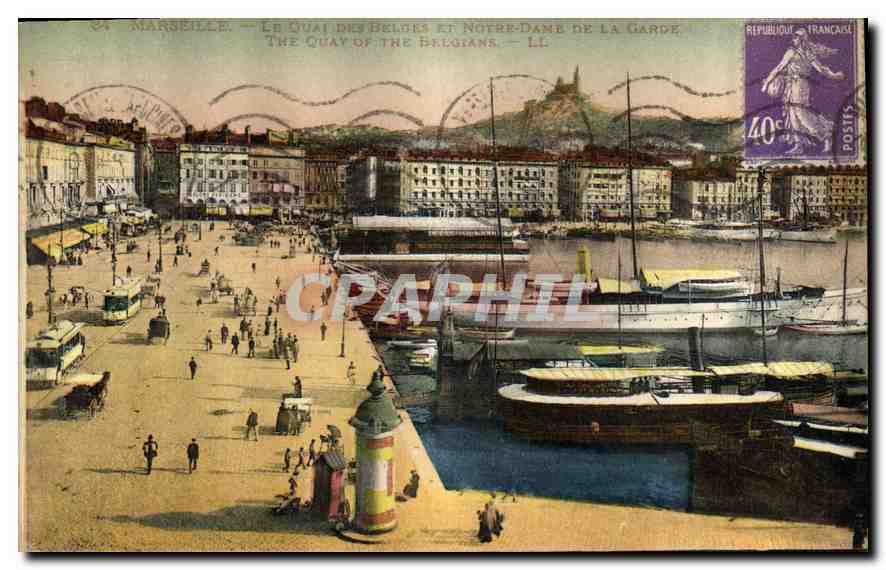 CPA Marseille Le Quai des Belges et Notre Dame de la Garde Bateaux