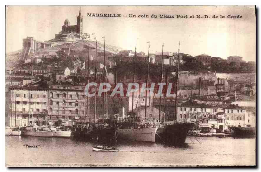 CPA Marseille Un Coin du Vieux Port et Notre Dame de la Garde 