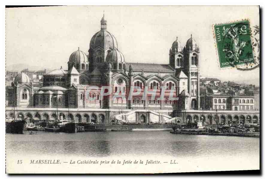 CPA Marseille La Cathedrale prise de la Jetee de la Joliette 