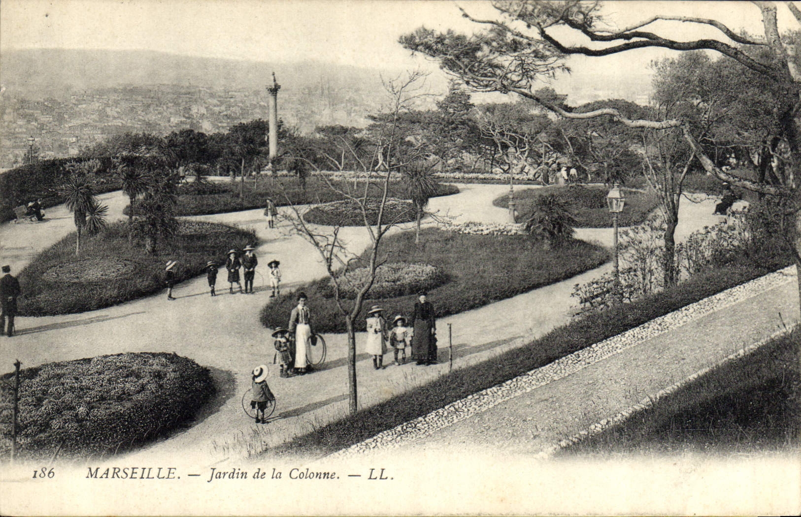 CPA Marseille Jardin de la Colonne 