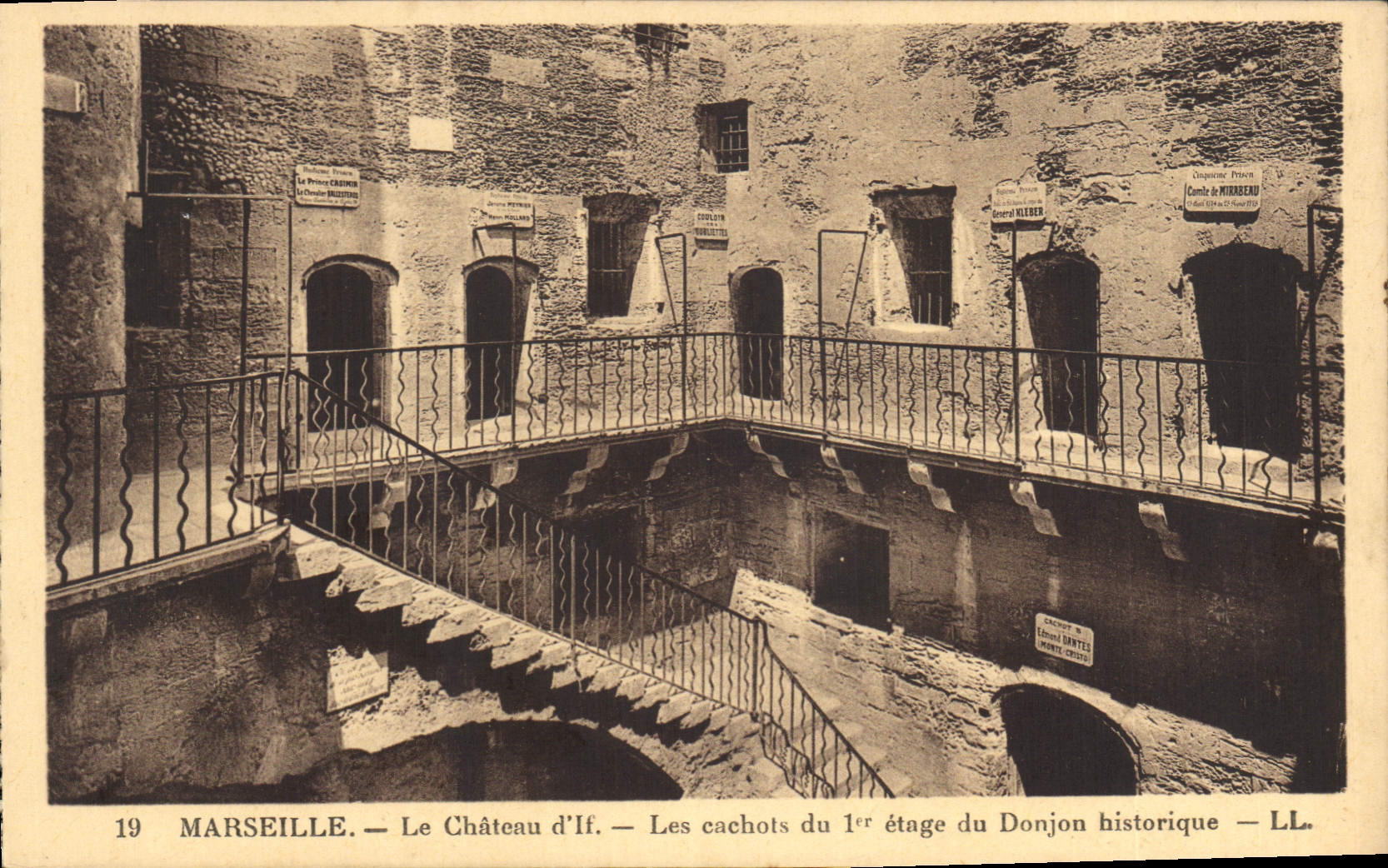 CPA Marseille Le Chateau d'If Le Cachots du 1er etage du Donjon historique 