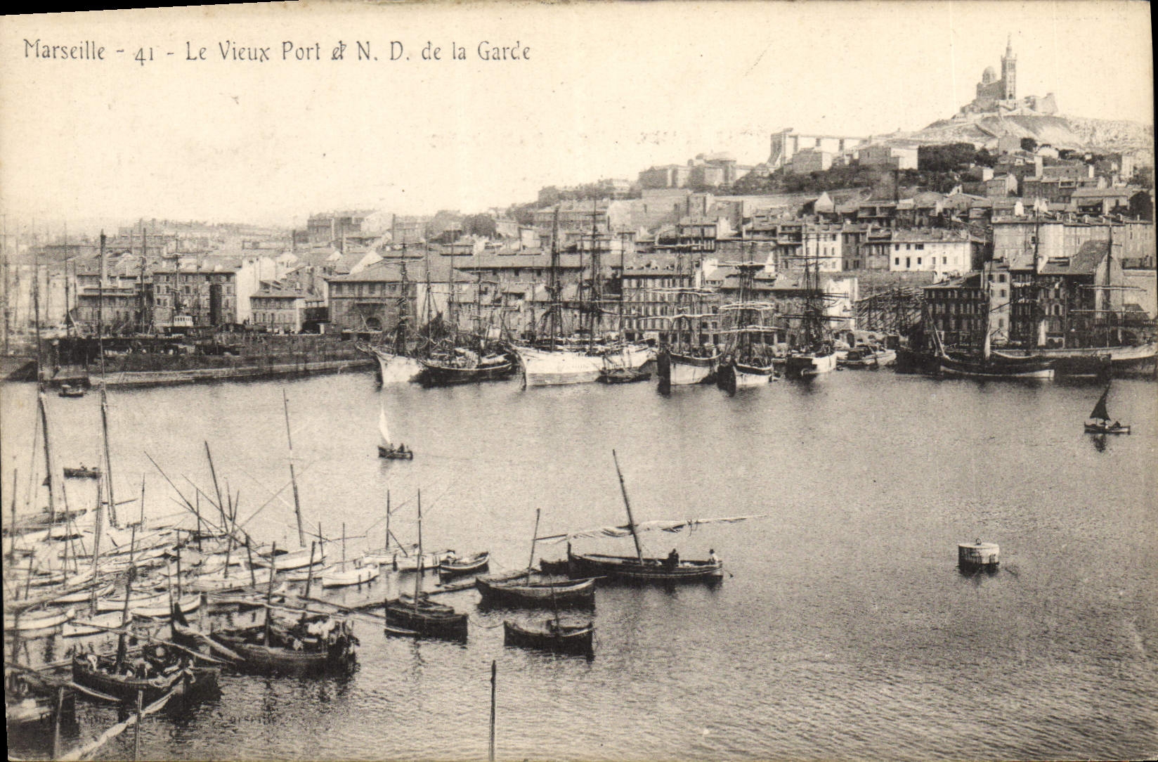 CPA Marseille Le Vieux Port et Notre Dame de la Garde 