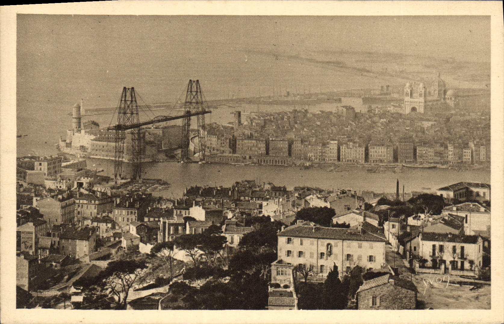 CPA Marseille Vue generale sur le Vieux Port et la Joliette 