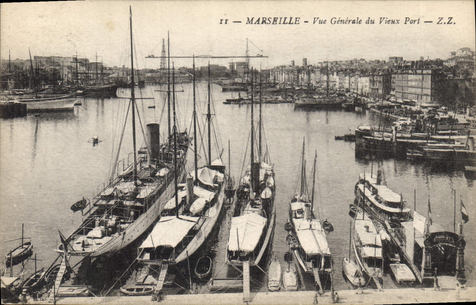 CPA Marseille Vue Generale du Vieux Port 