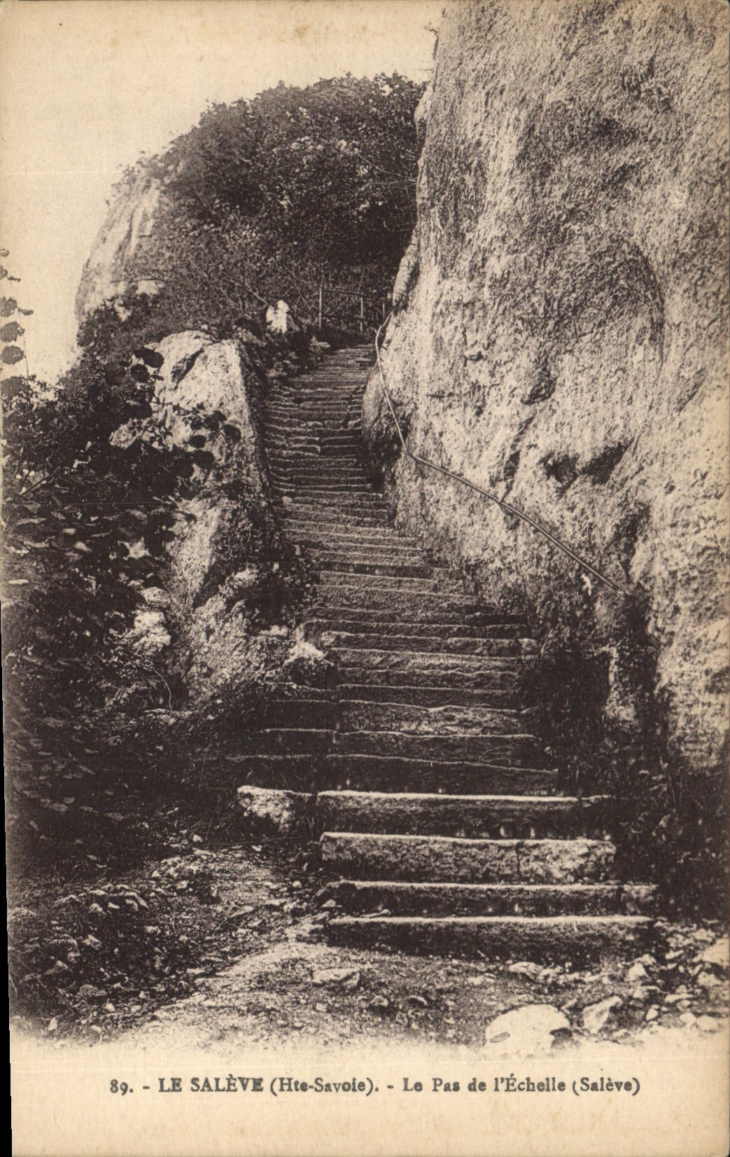Le Pas de l'Échoile (Salève) — escalier entre falaises — L. Farraz, éditeur, série 89