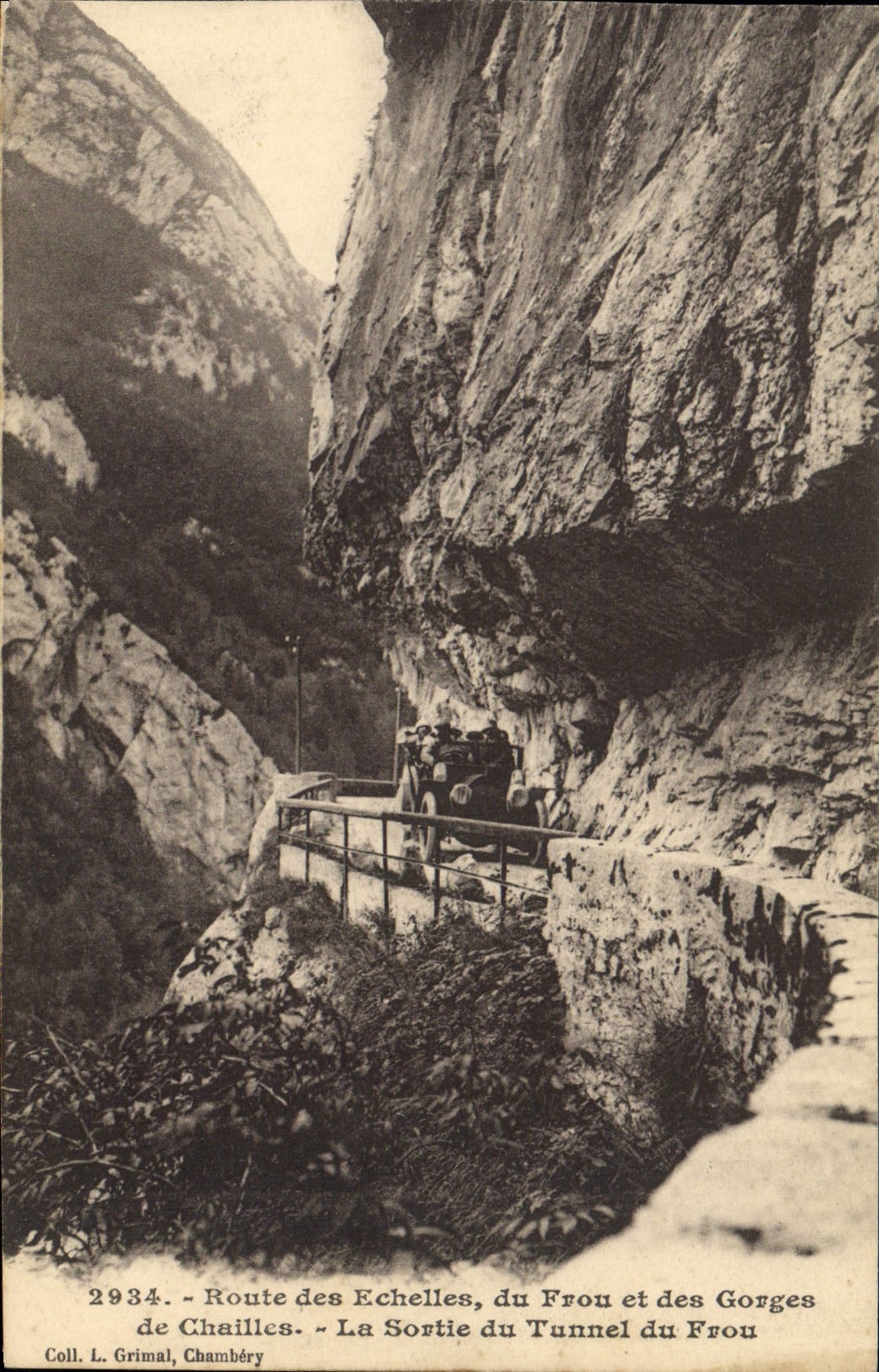 CPA Route des Echelles du Frou et des Gorges de Chailles La Sortie du Tunnel du Frou 