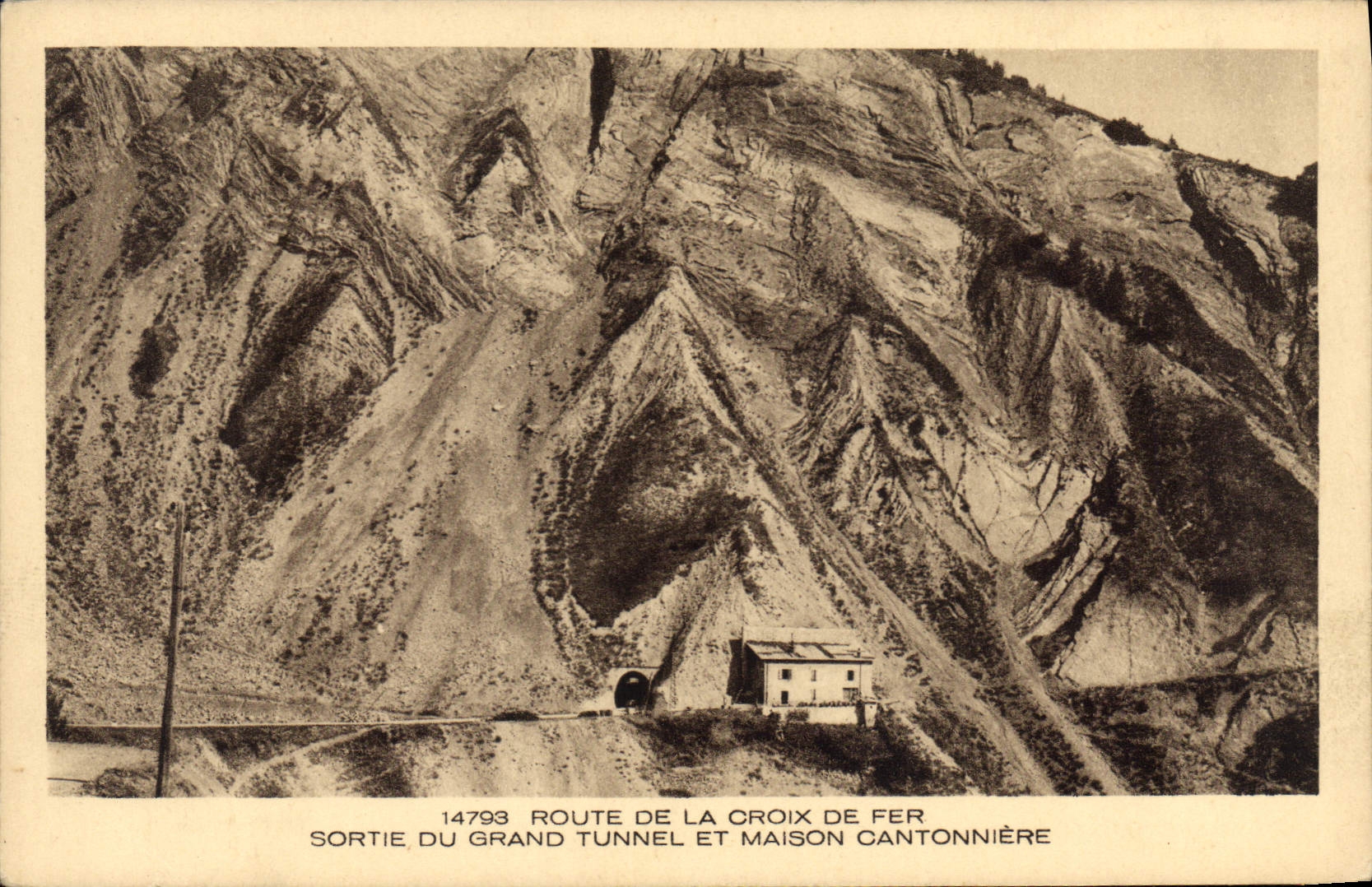 CPA Sortie du Grand Tunnel et Maison Cantonniere 
