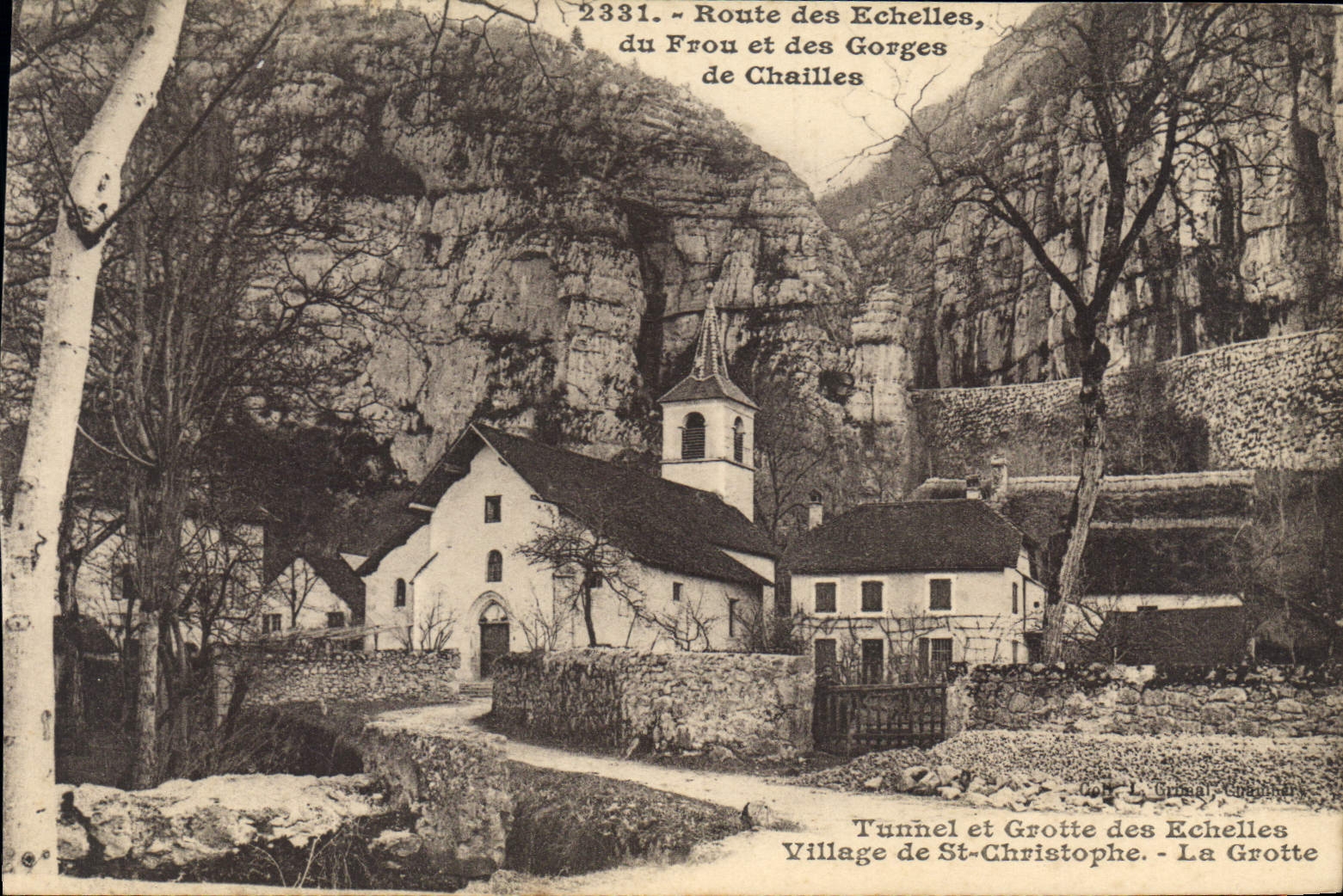 CPA Route des Echelles du Frou et des Gorges de Chailles Tunnel et grotte des Echelles Village de St