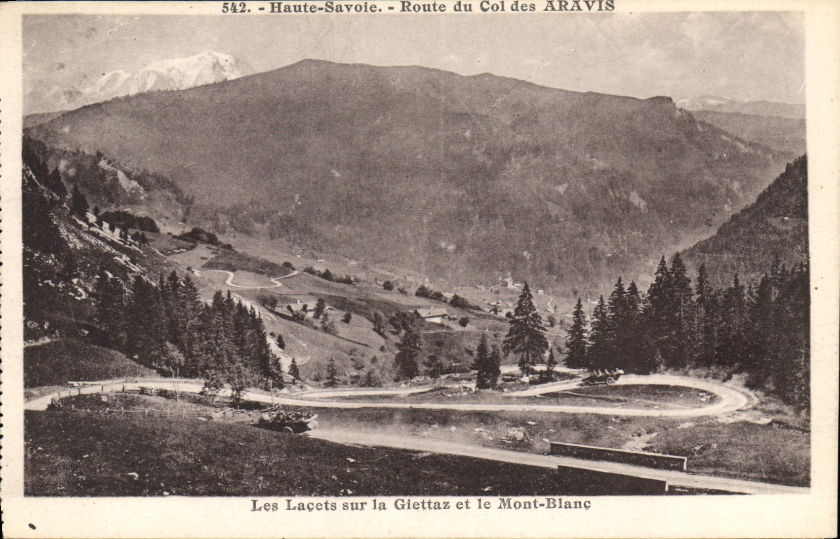 Les Lacets sur la Giettaz et le Mont-Blanc — Haute-Savoie — Route du Col des Aravis — n°542 — L. Morand, Mégève