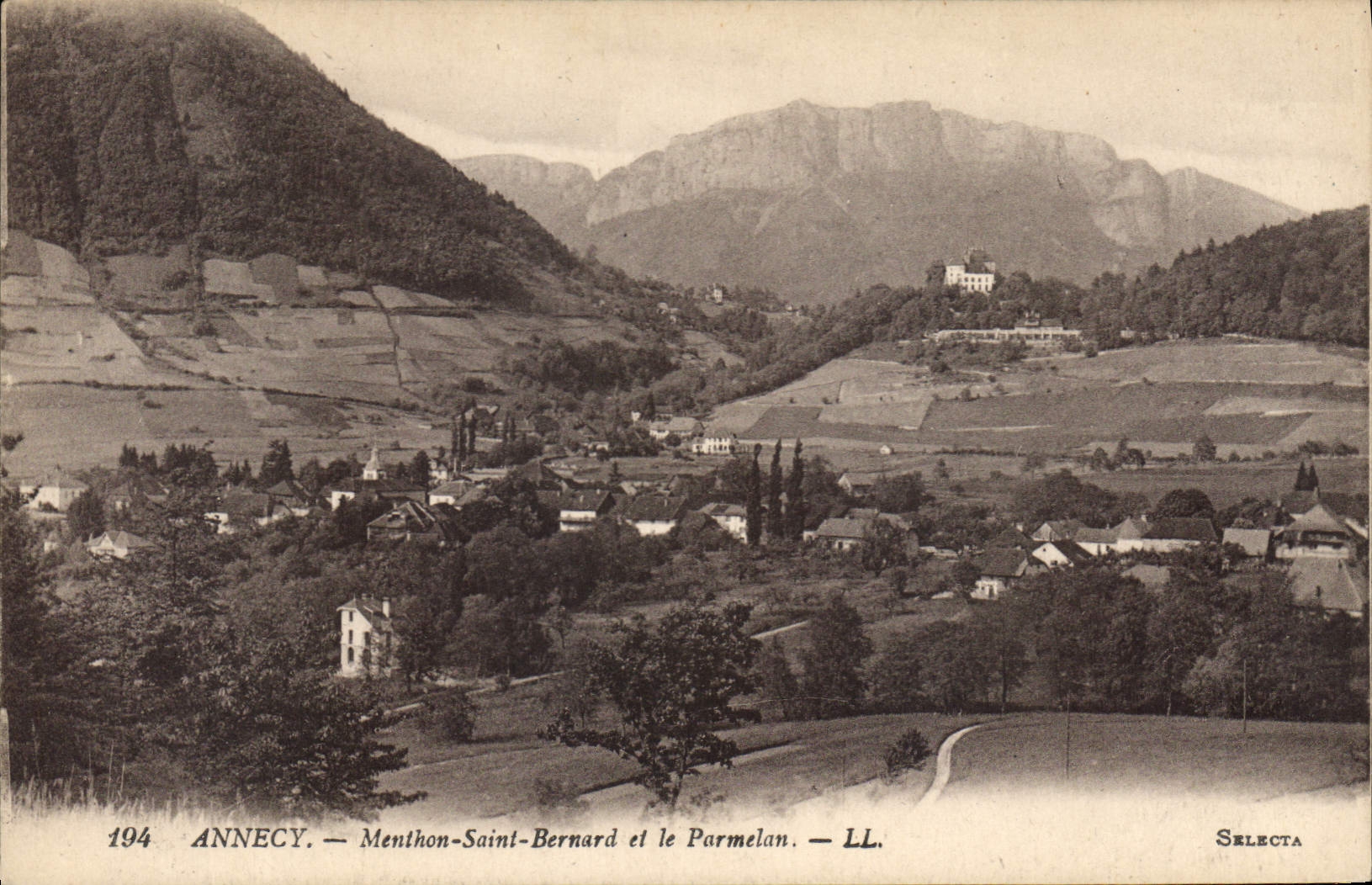CPA Annecy Menthon Saint Bernard et le Parmelan 