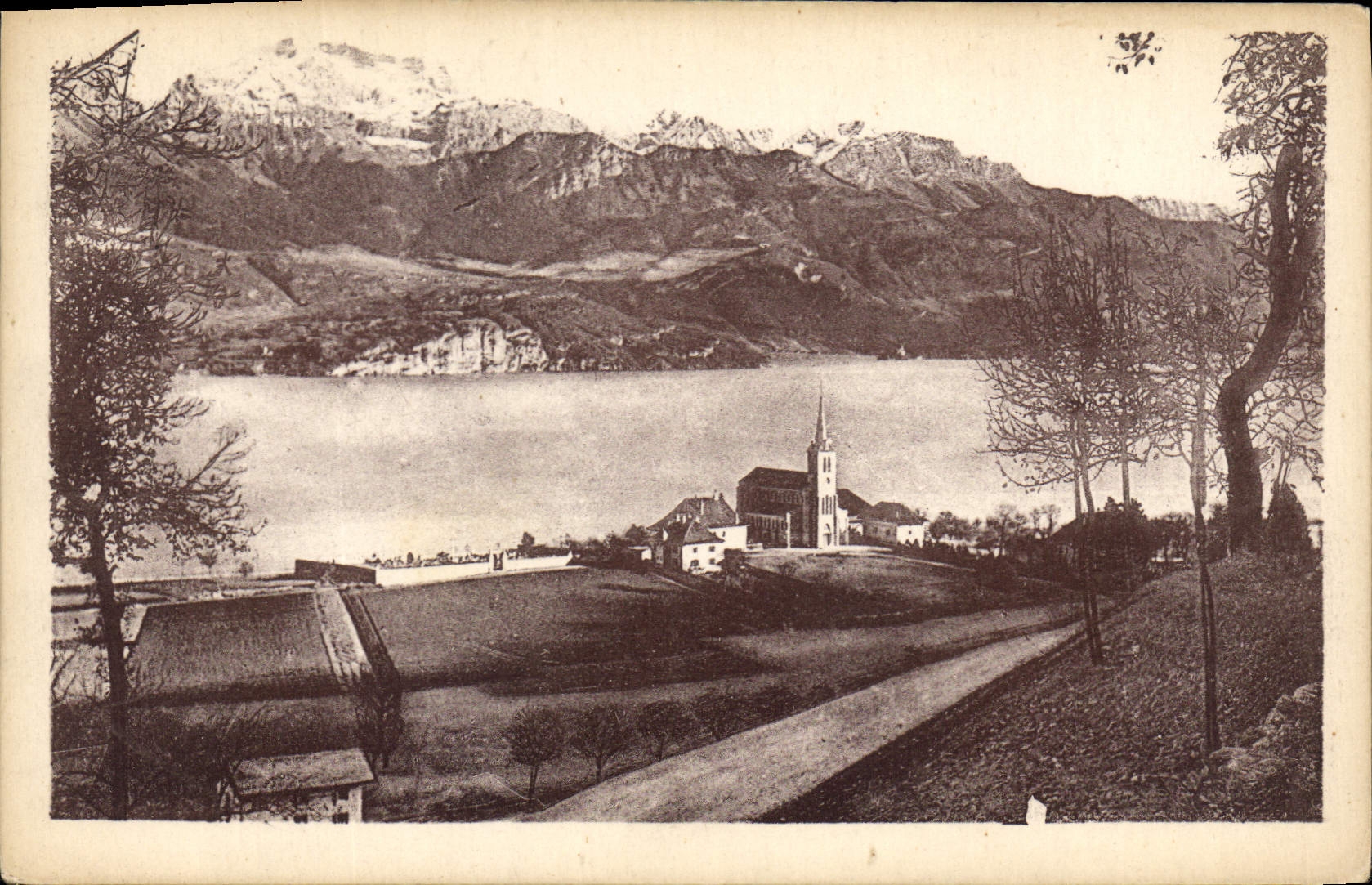 Lac d'Annecy — Église de Sevrier et la Tournette — Éditeur Neuduin & Neuduin, Paris