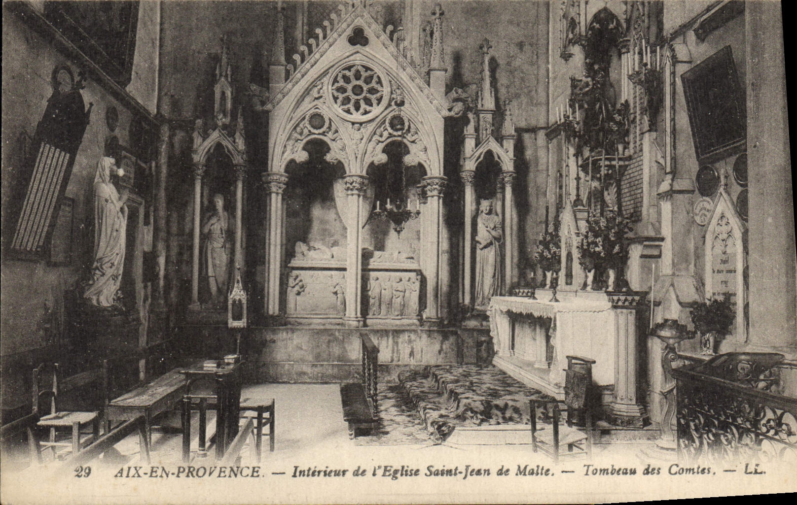Aix-en-Provence — Intérieur de l'Église Saint-Jean de Malte — Tombeau des Comtes — L.E.