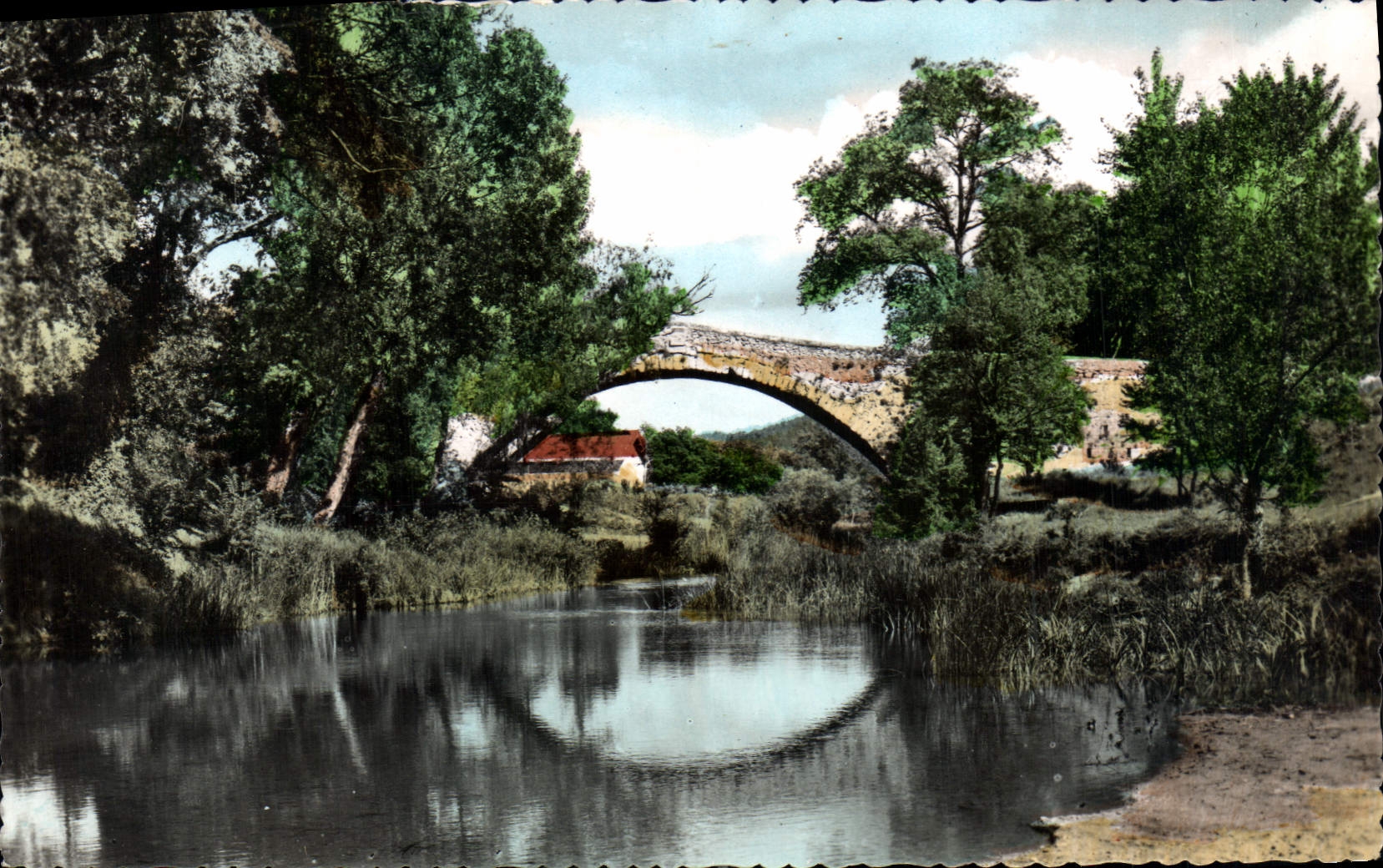Le Pont des Trols Soutets — Environs d'Aix-en-Provence — Éditions de France, n° 2032