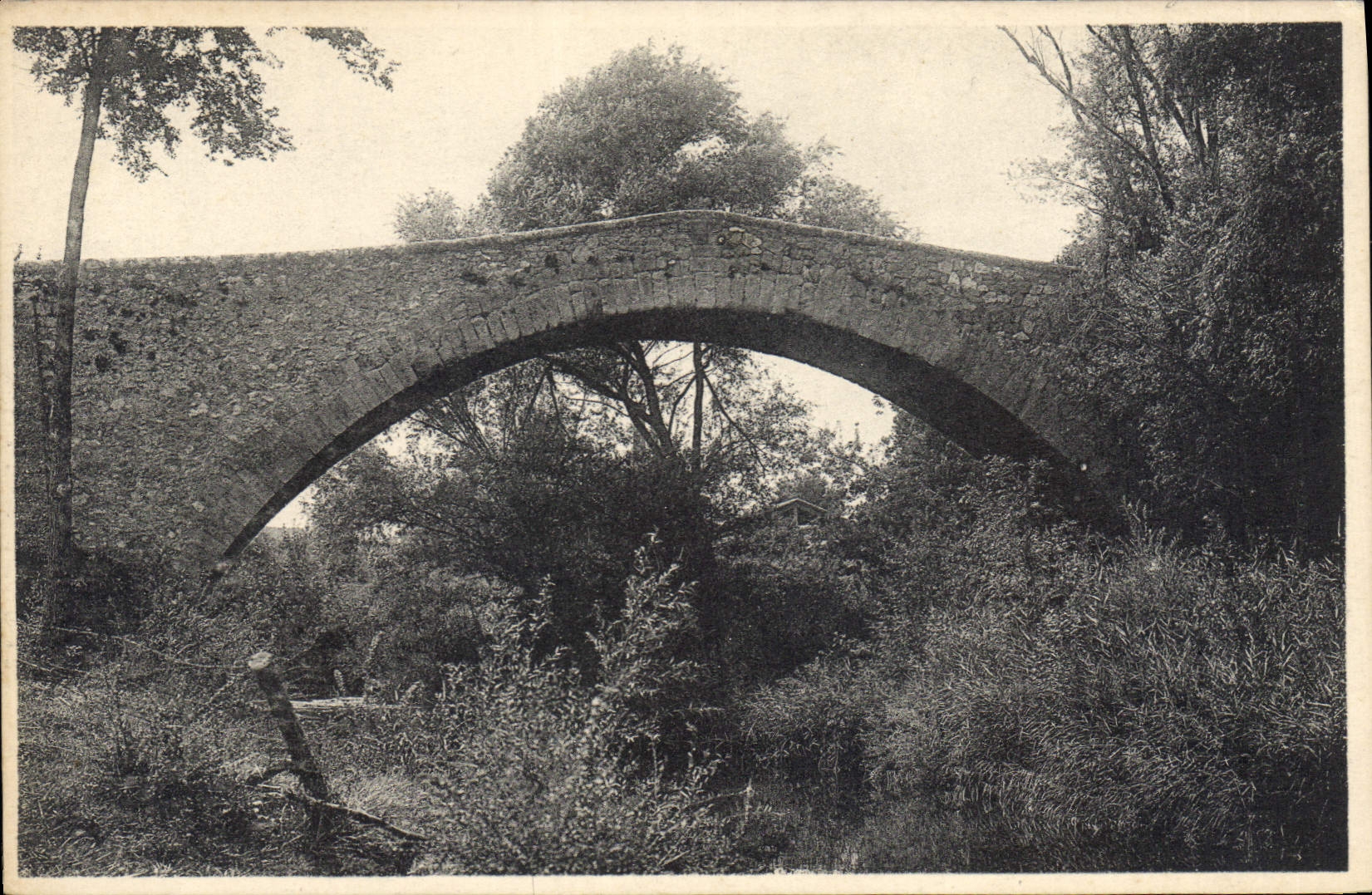 Pont des Trois Sautets — Environs d'Aix-en-Provence — J. Gouillard, Éditeur Aix-en-Provence
