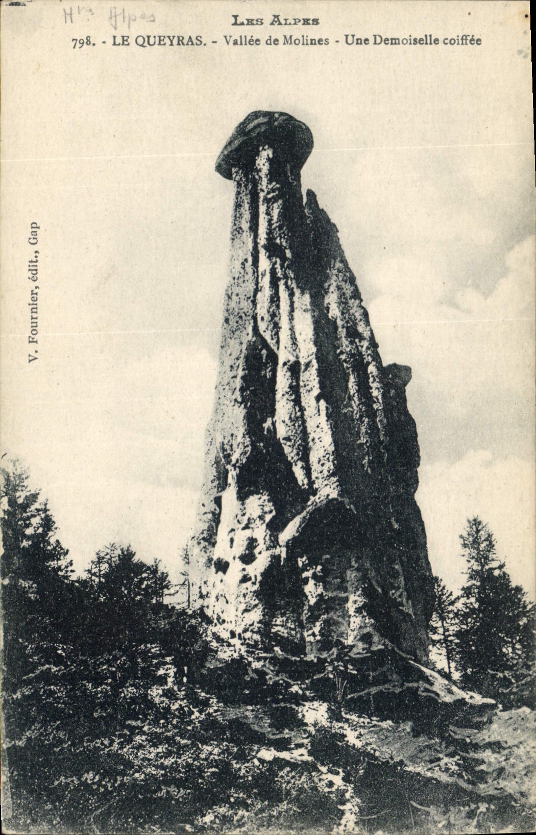 Le Queyras - Vallée de Molines - Une Demoiselle coiffée — V. Fournier, Gap, n°798