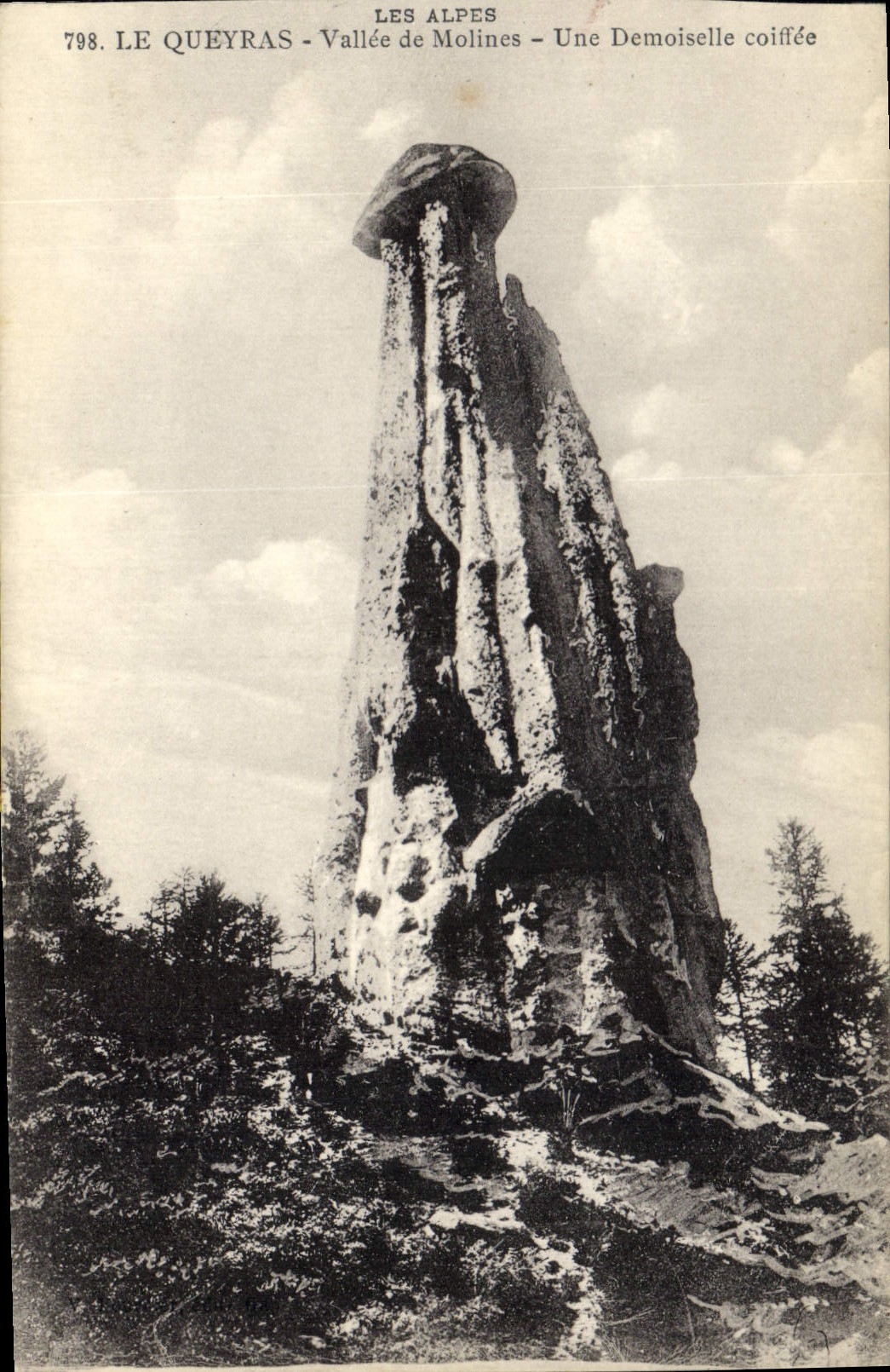 Le Queyras - Vallée de Molines - Une Demoiselle coiffée