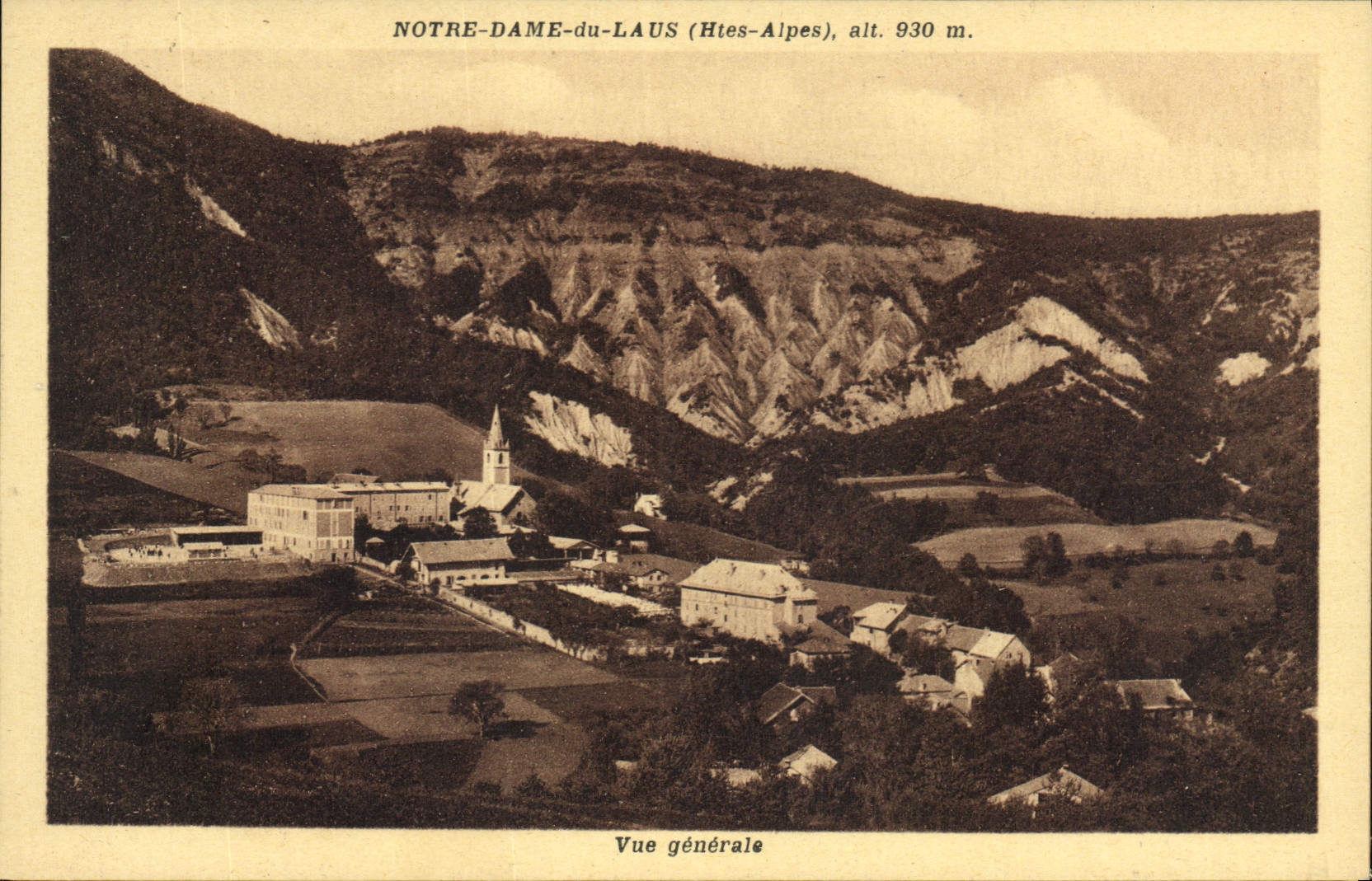 Notre-Dame-du-Laus (Htes-Alpes) — Vue générale — alt. 930 m.