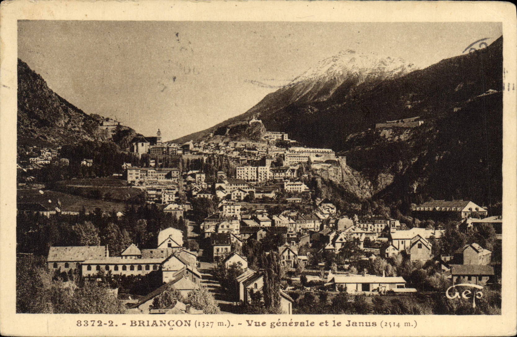 Briançon (1327 m.) — Vue générale et le Janus (2514 m.) — Gep, n° 8372-2