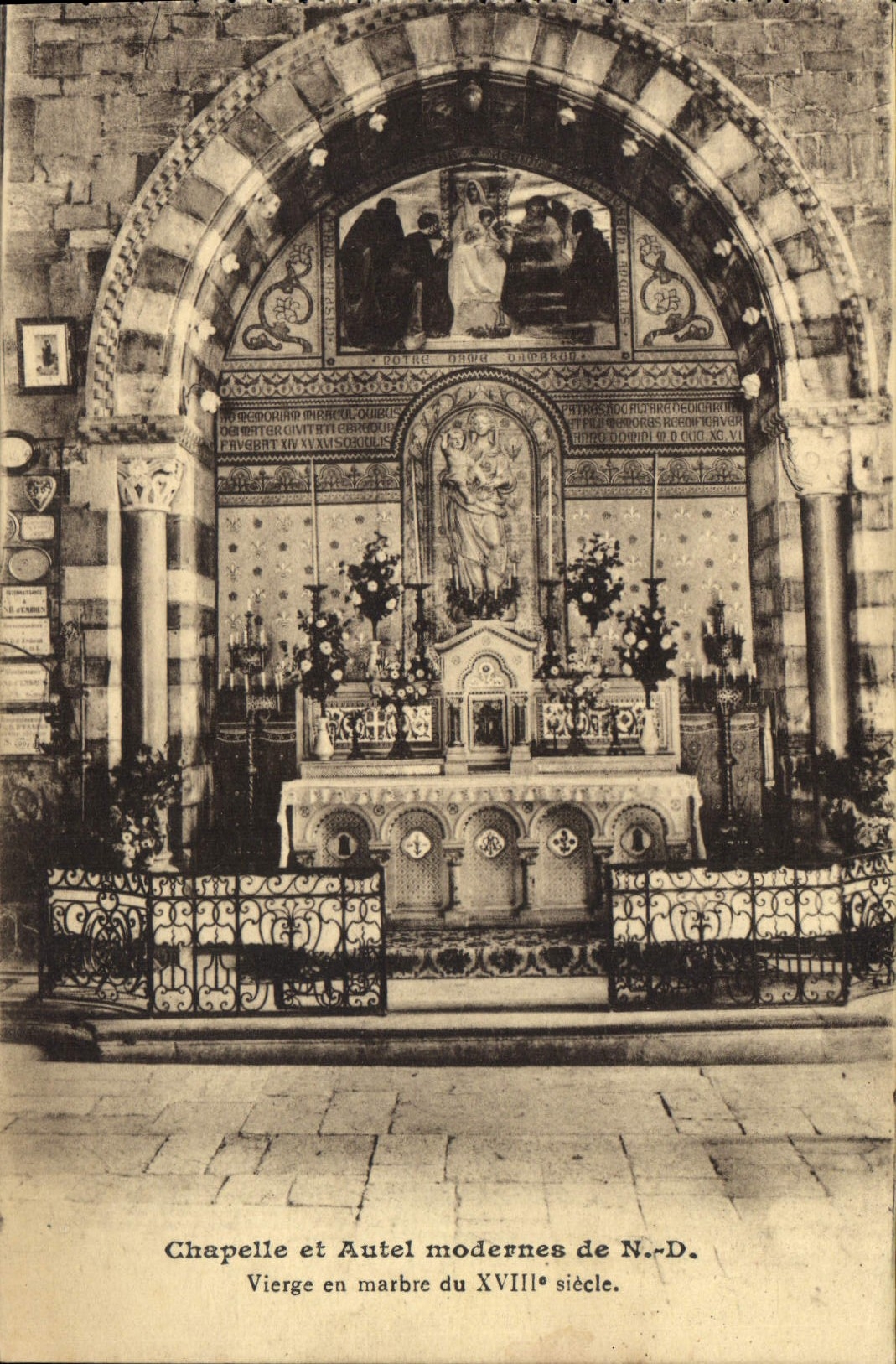 CPA Chapelle et Autel moderne de ND Vierge en marbre du XVIII siecle 