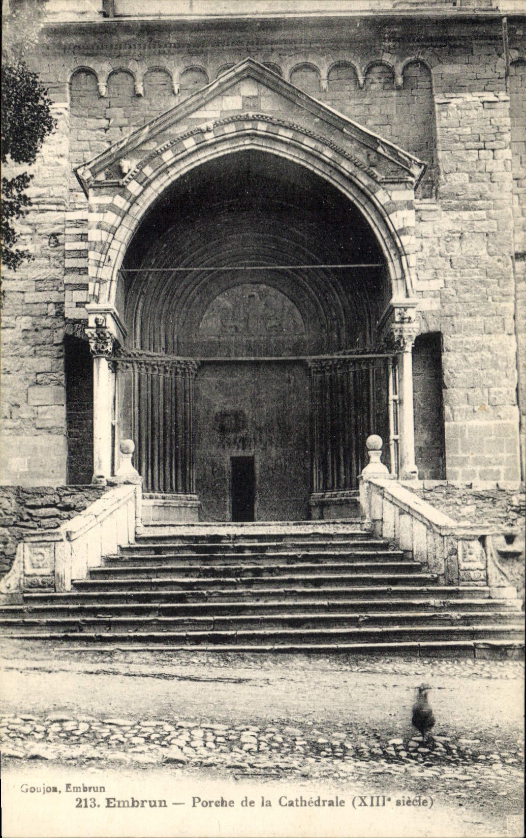 Embrun — Porche de la Cathédrale (XIIIe siècle) — Goujoua, Embrun, n°213