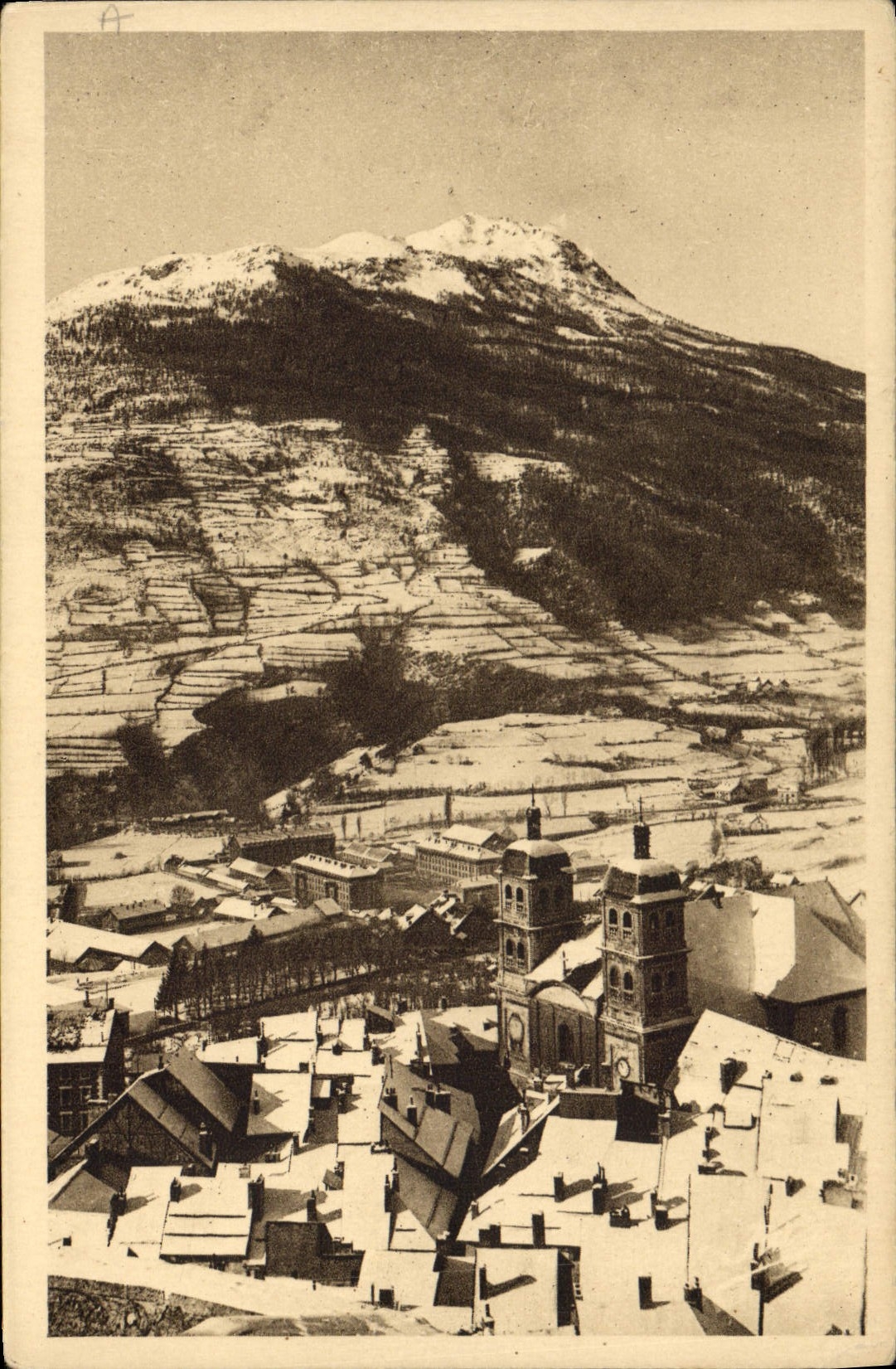 Briancón — Vue générale et le Mont-Prorel (2.800 m) — Le Briançonnais Artistique