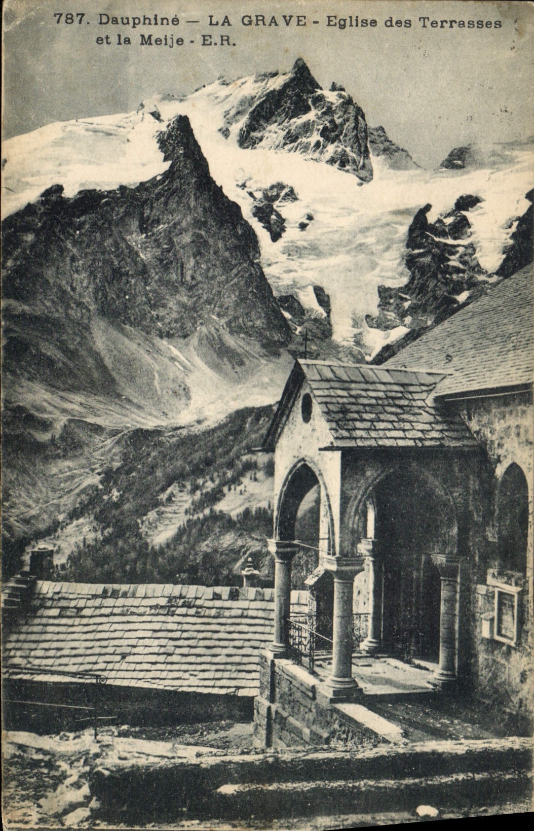CPA Dauphine La Grave Eglise des Terrasses et la Meije 
