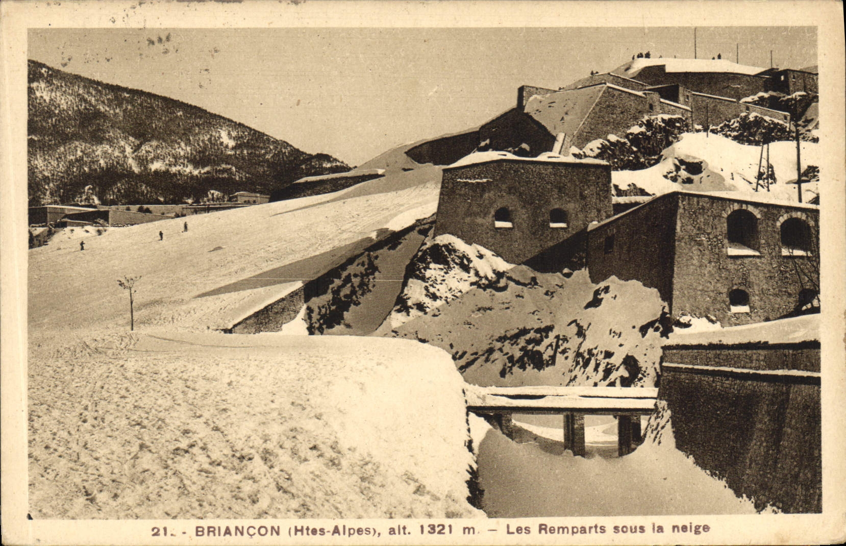 Briançon (Htes-Alpes), alt. 1321 m. — Les Remparts sous la neige