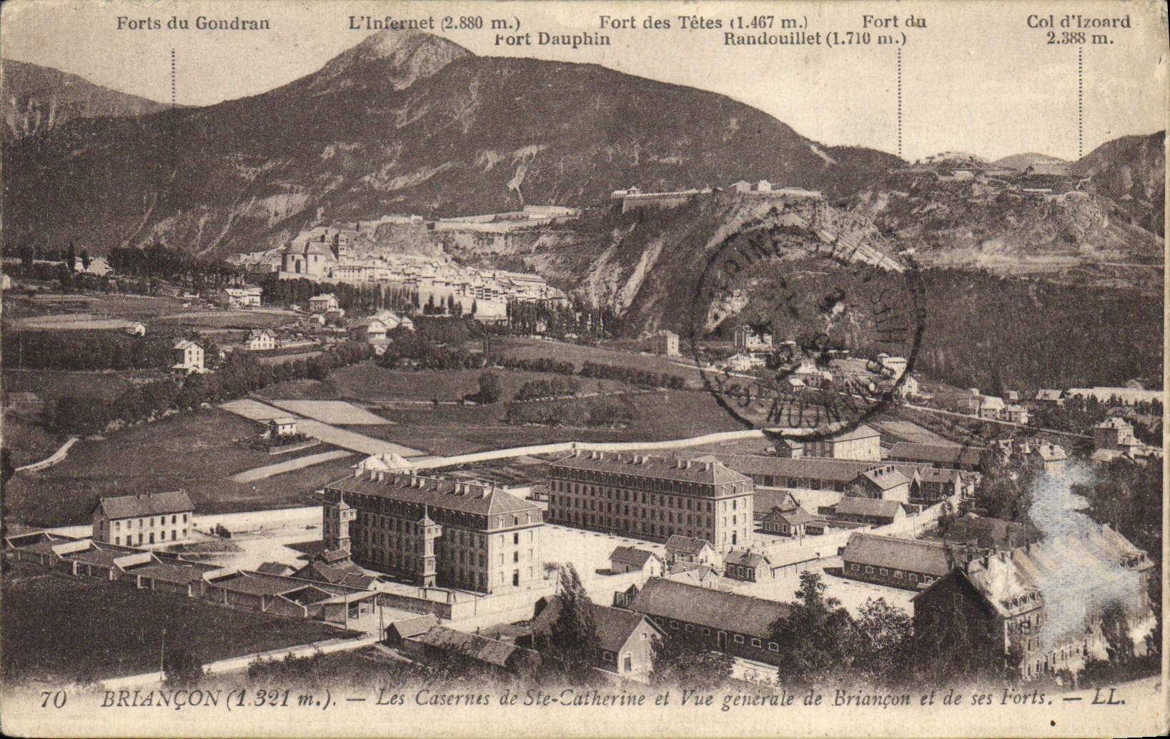 BRIANÇON (1.321 m.) — Les Casernes de Ste-Catherine et Vue générale de Briançon et de ses Forts — LL.