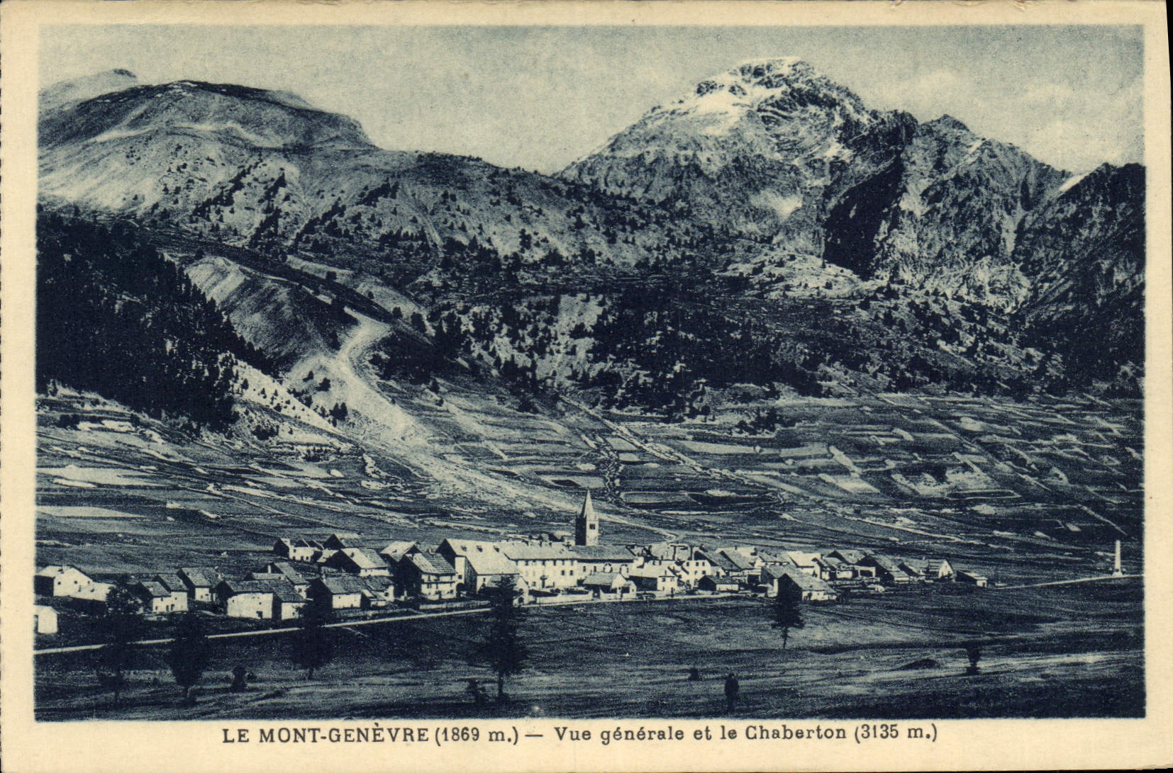Le Mont-Genèvre (1869 m.) — Vue générale et le Chaberton (3135 m.)