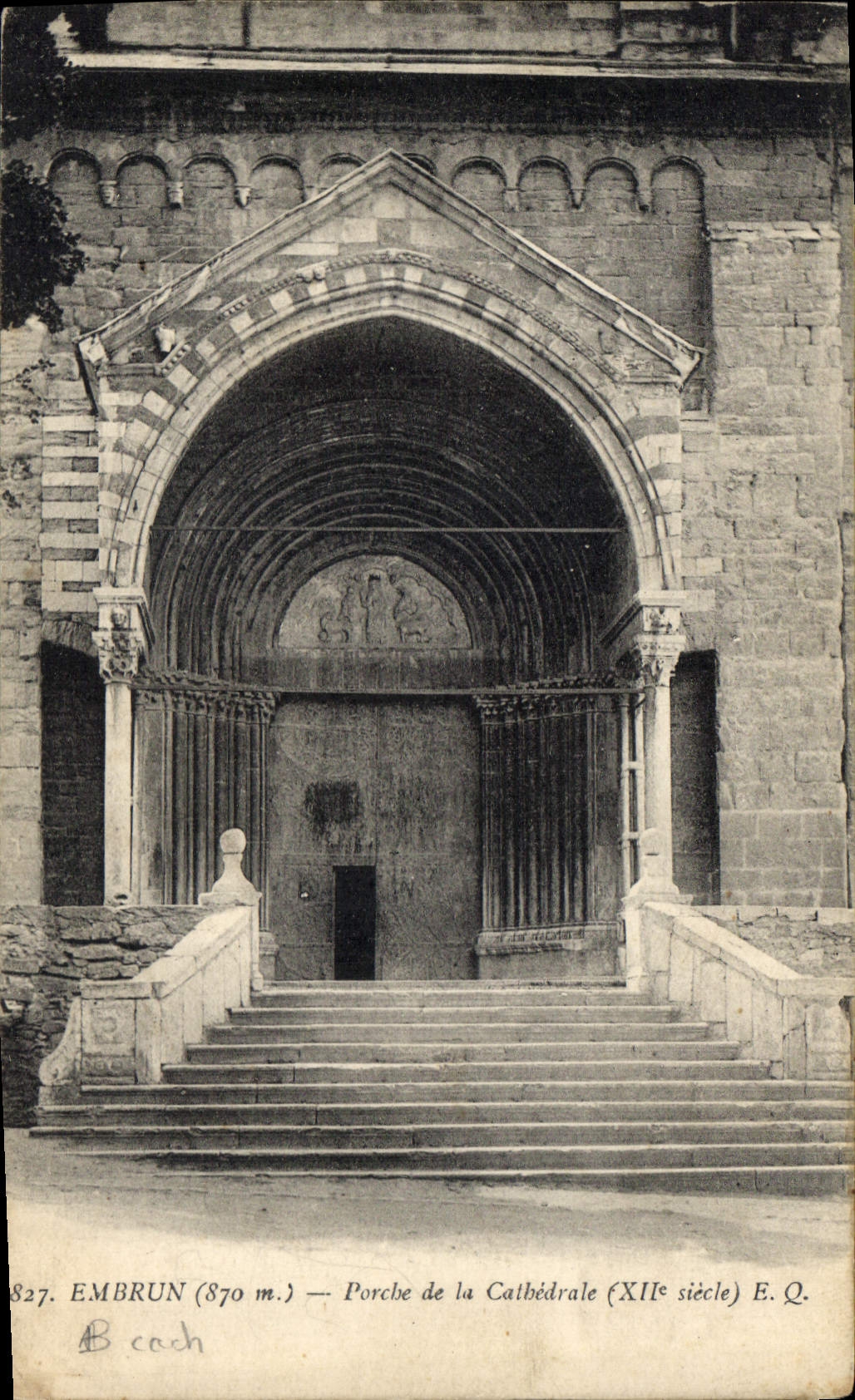 Embrun (870 m.) — Porche de la Cathédrale (XIIe siècle) E.Q.