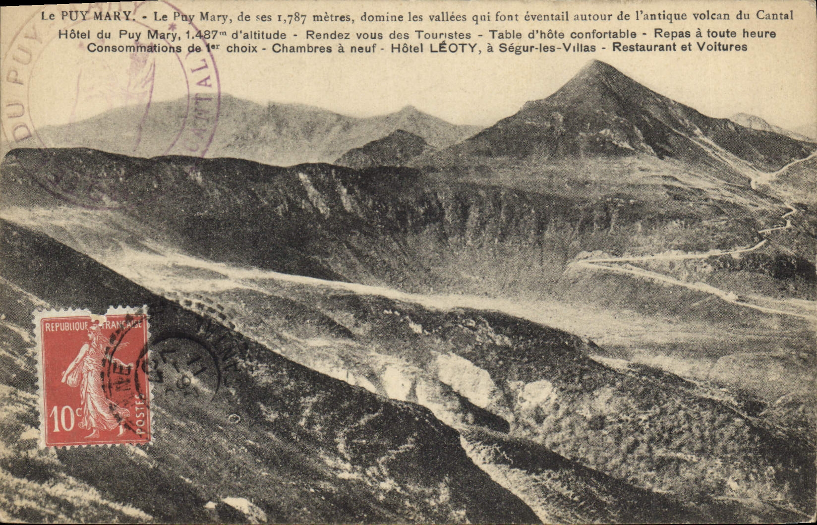 CPA Le Puy Mary domine les vallees qui font eventail autour de l'Antique Colcan du Cantal 