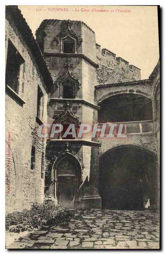 Tournecel - La Cour d'honneur et l'Escalier