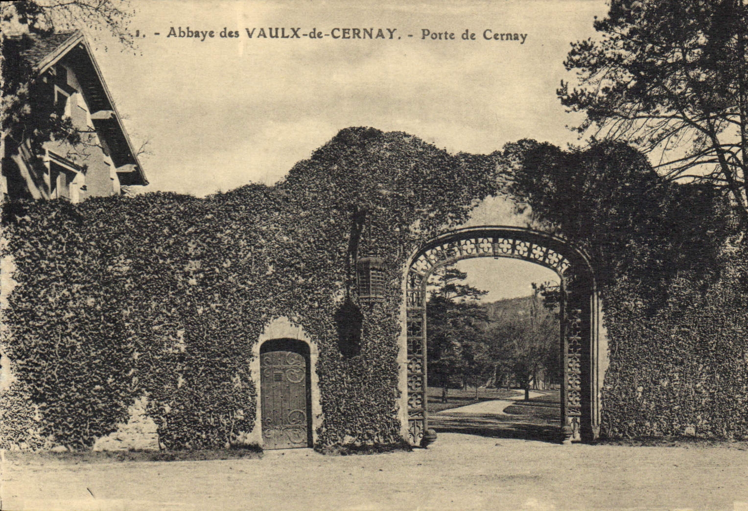 Abbaye des Vaulx-de-Cernay — Porte de Cernay — éditeur non identifié, n° de série I