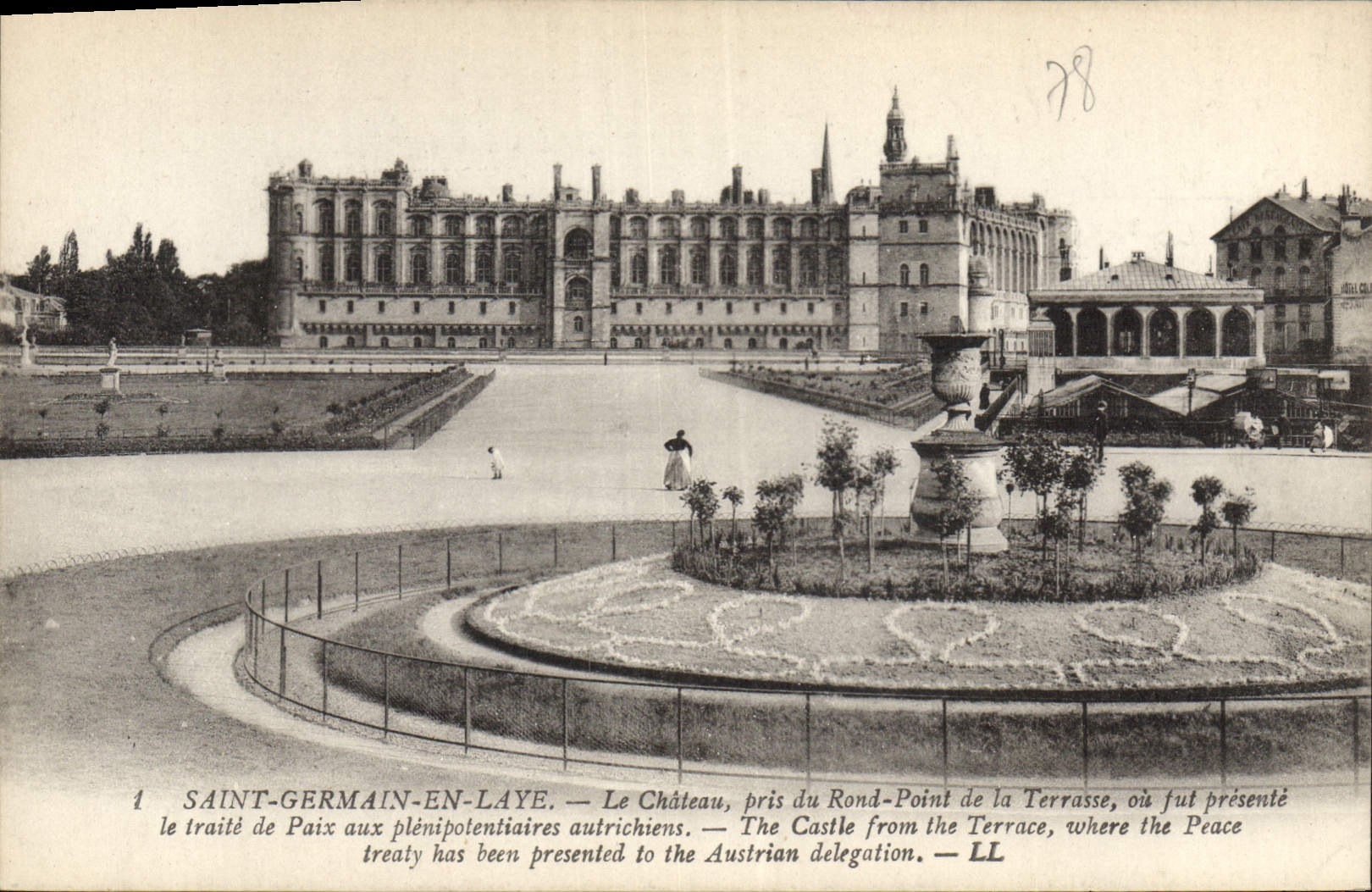 Saint-Germain-en-Laye — Das Schloss, aus dem Kreisverkehr der Terrasse gesehen, wo der Friedensvertrag den österreichischen Bevollmächtigten vorgelegt wurde — Lévy Fils & Cie, Paris