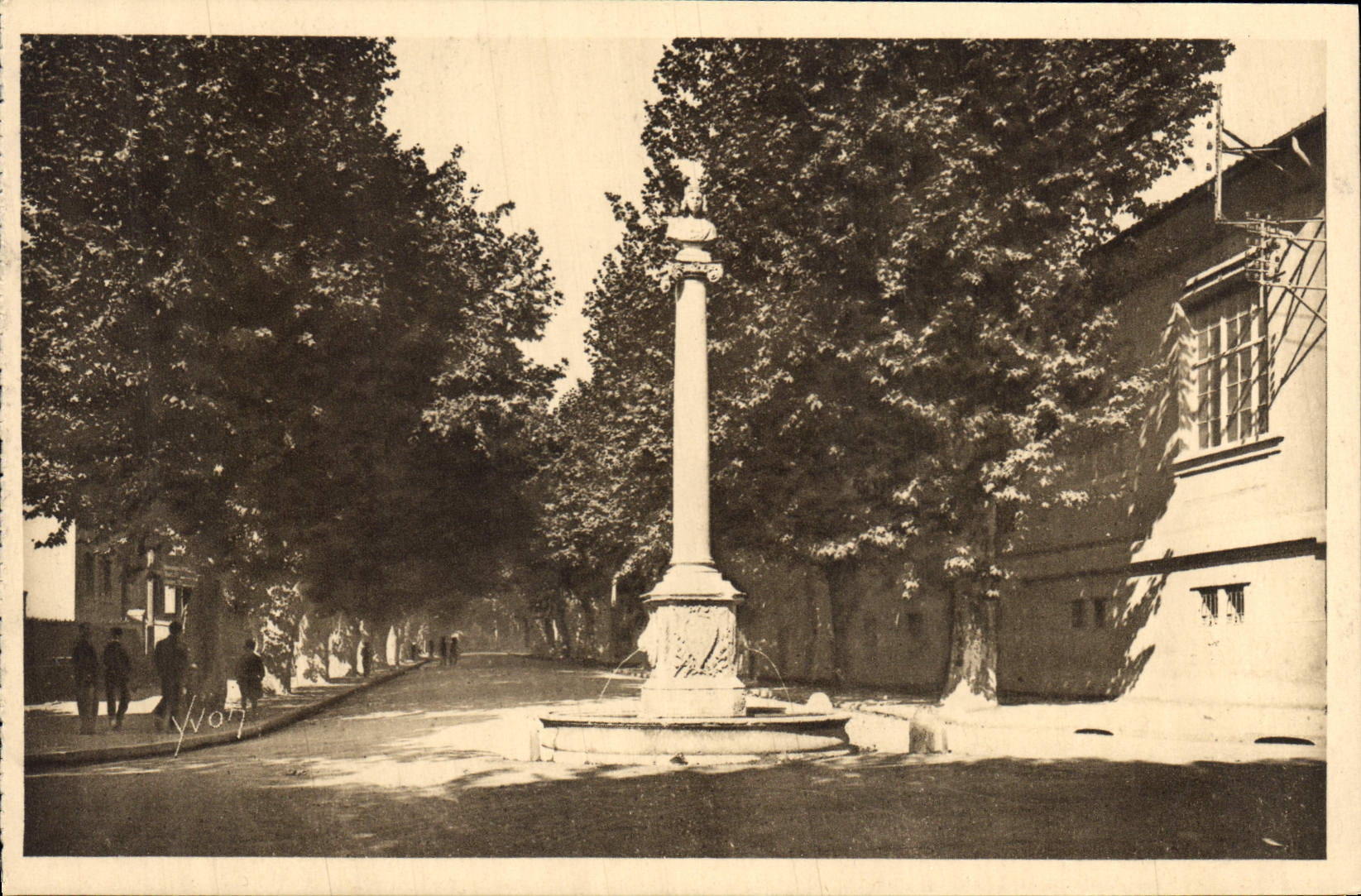 Aix-en-Provence (B.-du-R.) — Fontaine Saint-Louis, Cours des Arts et Métiers — Les Éditions d'Art YVON, Paris
