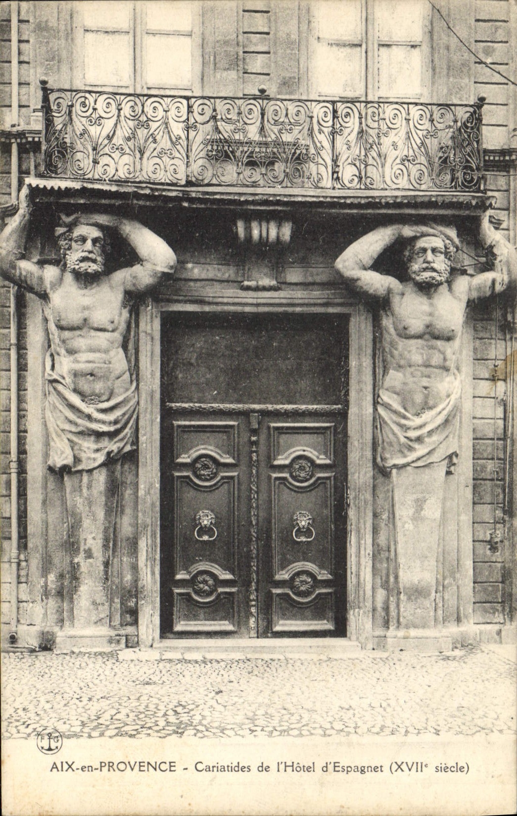 AIX-en-PROVENCE - Cariatides de l'Hôtel d'Espagnet (XVIIe siècle)