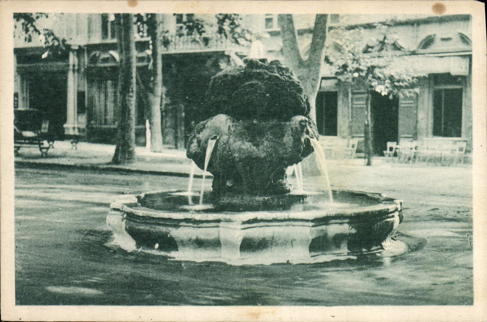 Aix-en-Provence — Fontaine d'Eau chaude — J. Goulard, Éditeur