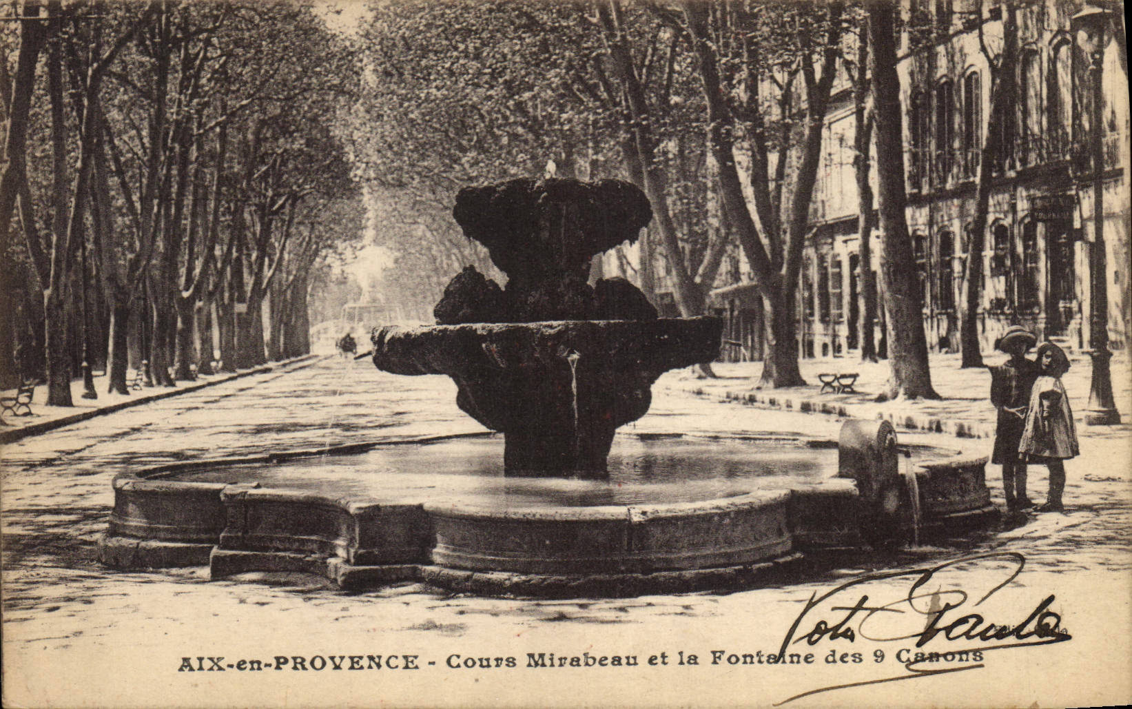 Aix-en-Provence — Cours Mirabeau et la Fontaine des 9 Canons — Photos Paule