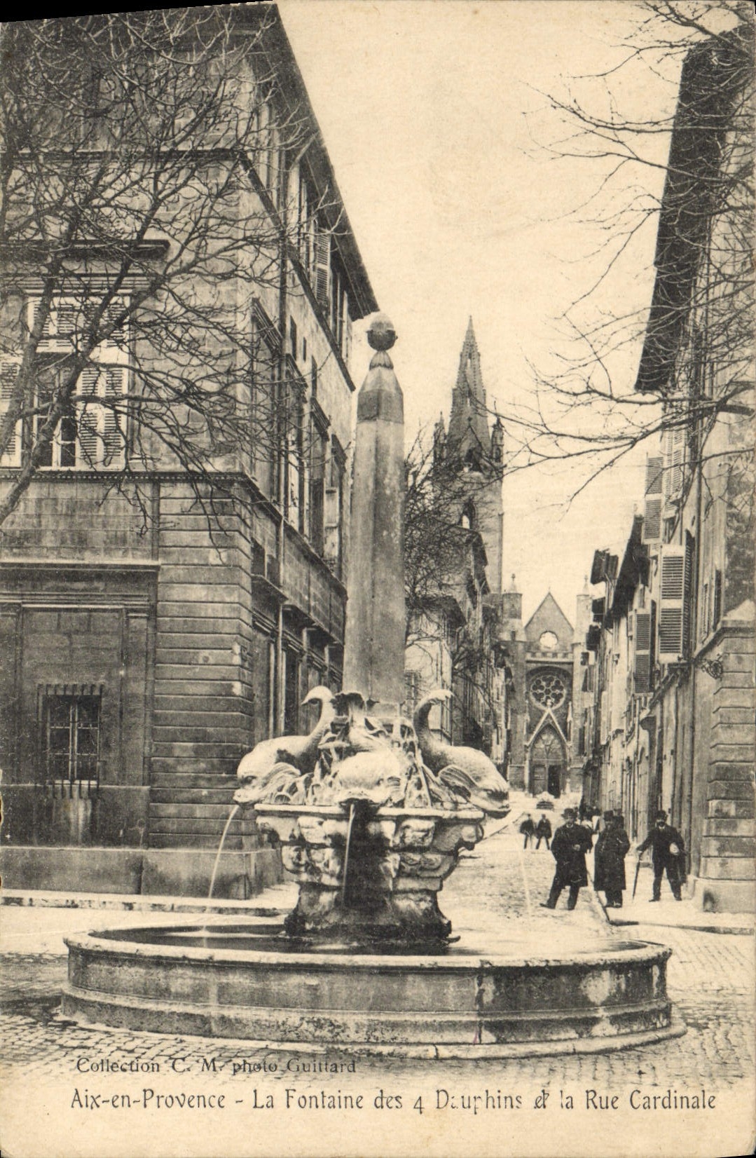 Aix-en-Provence — La Fontaine des 4 Dauphins et la Rue Cardinale — photo Guittard