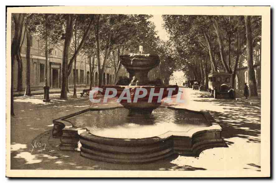 Fontein van de 9 Kanonnen — Aix-en-Provence — Edities van Kunst YVON