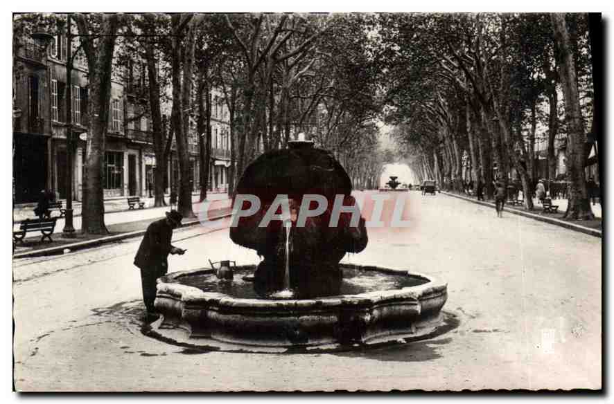 Aix-en-Provence — Cours Mirabeau — Fontaine du Lion