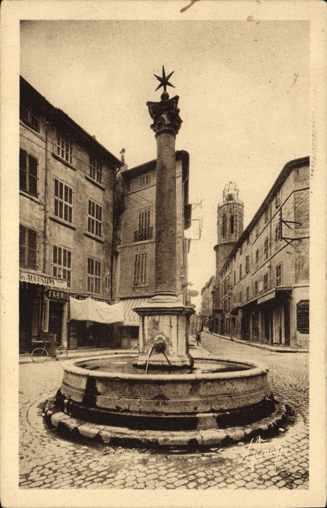 Aix-en-Provence — Fontaine du Boucher des Augustins et clocher — éditeur H. Faucon