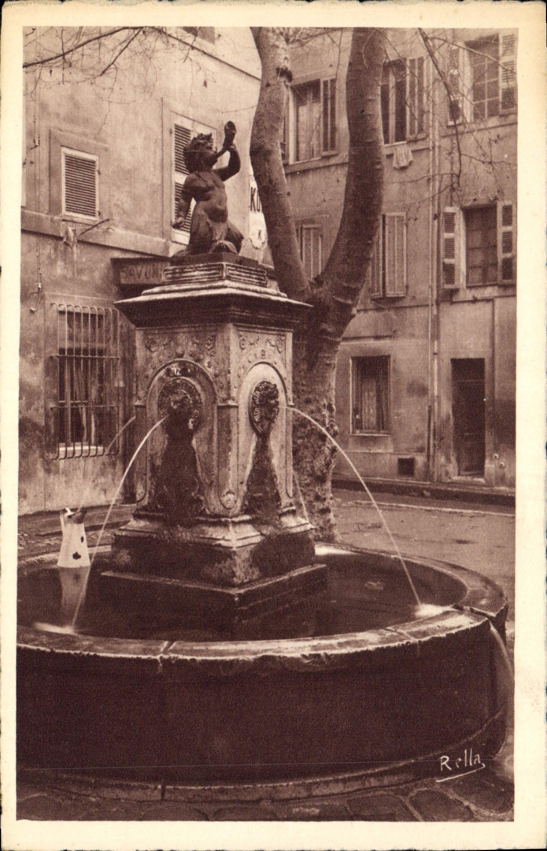 Aix-en-Provence — Fontaine de la place Fontette — veröffentlicht von Rolla
