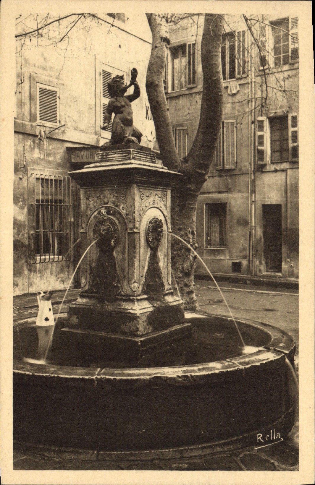 Aix-en-Provence — Fontaine de la place Fontette — Rolle