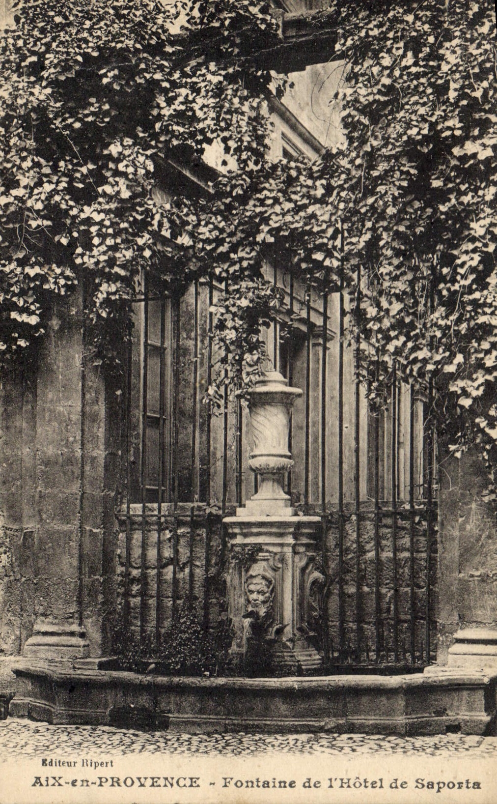 Aix-en-Provence — Fontaine de l'Hôtel de Saporta — Éditeur Ripert