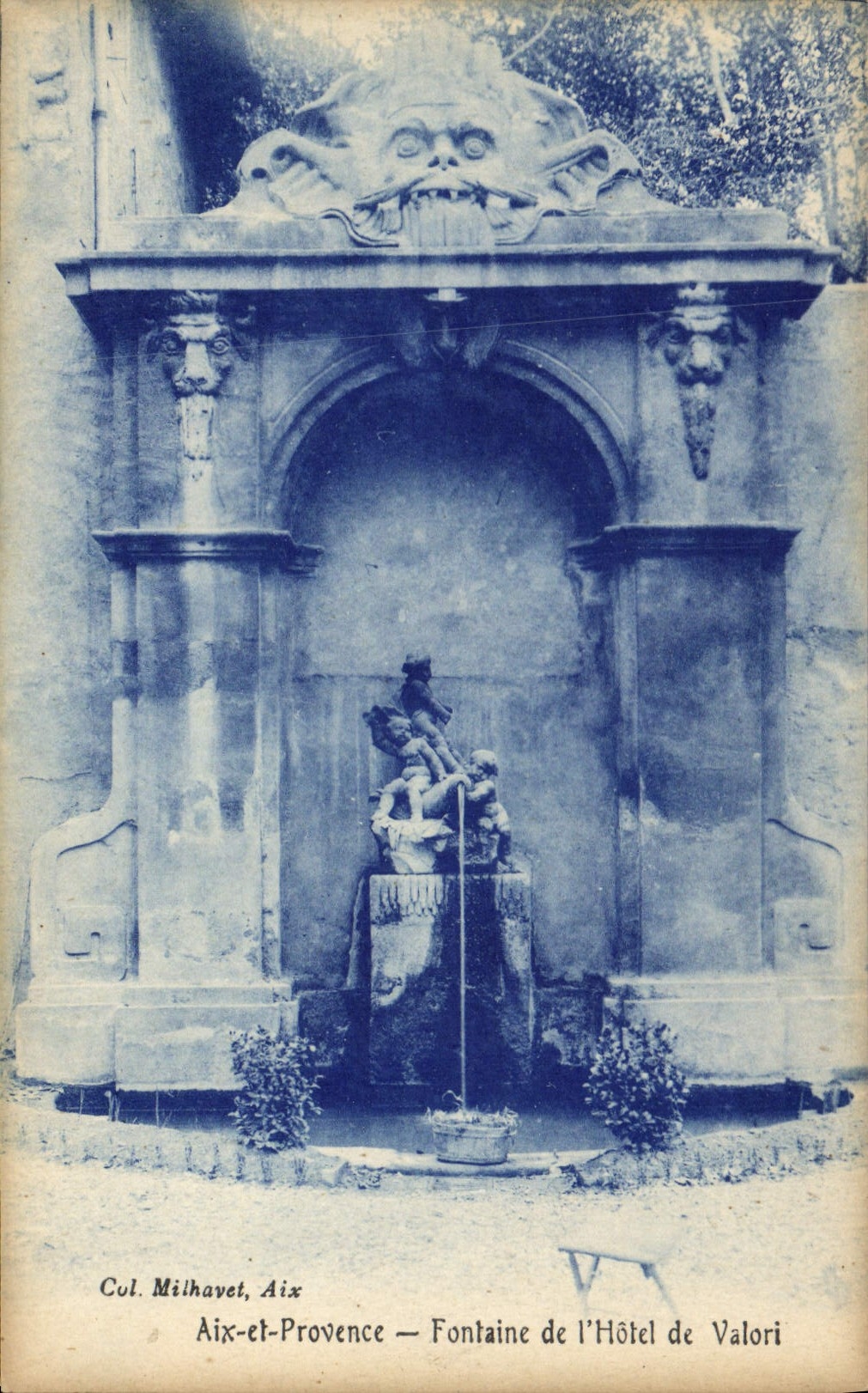 CPA Aix en Provence Fontaine de l'Hotel de Valori 