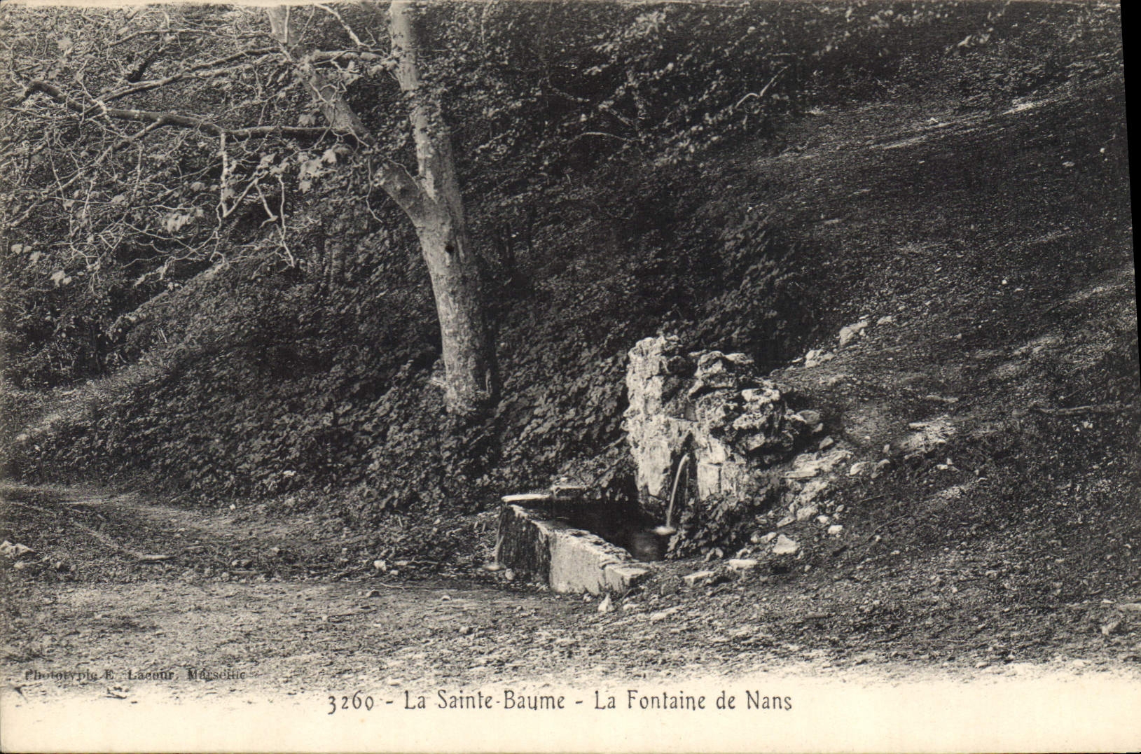 La Sainte-Baume - La Fontaine de Nans — Photographie E. Laoune, Massole — n° 3200