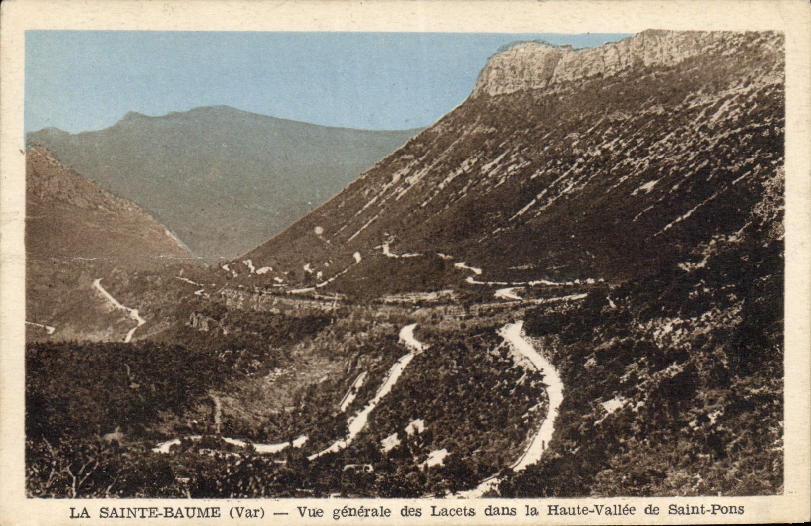 La Sainte-Baume (Var) — Allgemeiner Blick auf die Kurven in der oberen Saint-Pons-Talregion
